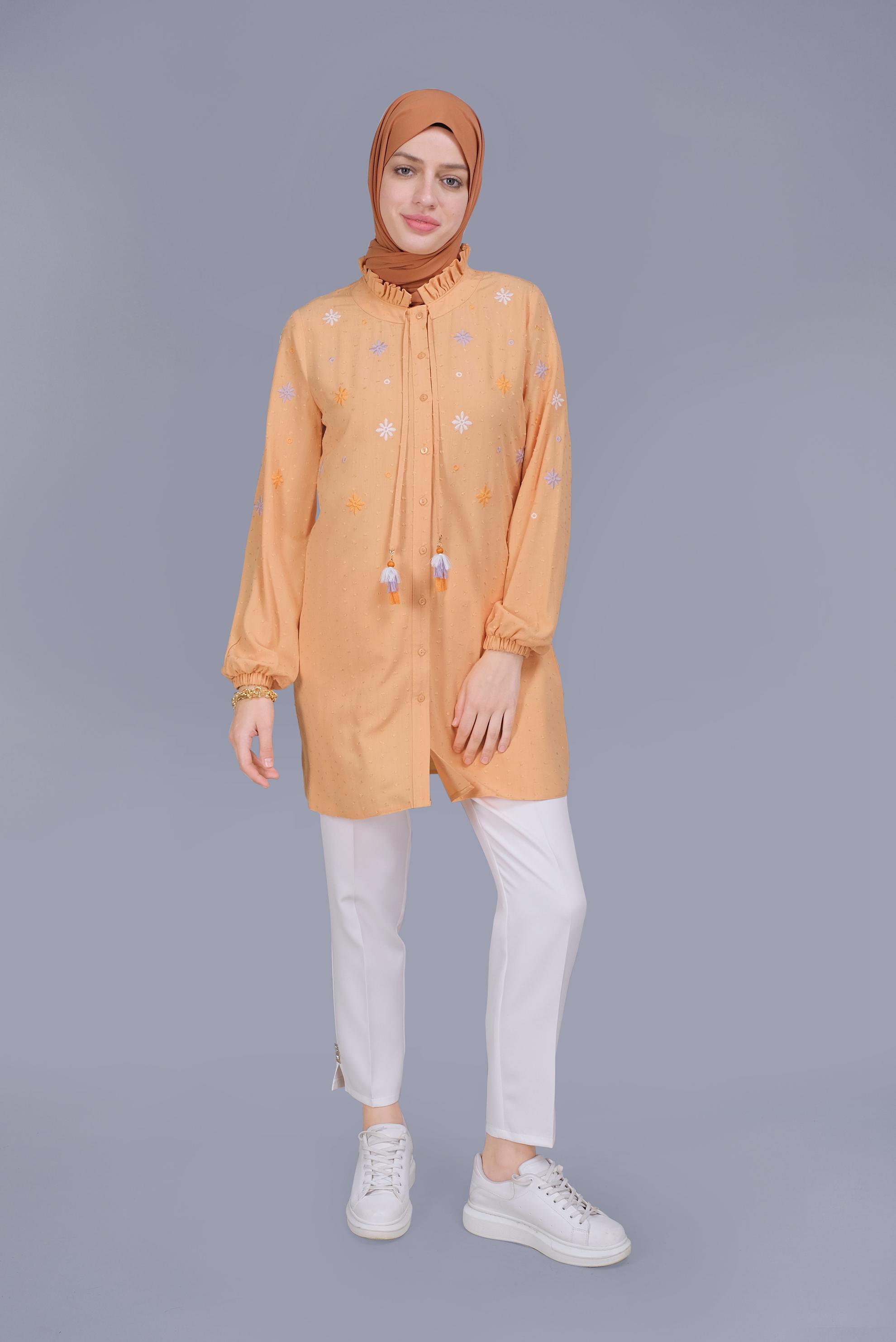 Tesettür giyim TURUNCU BOYDAN DÜĞMELİ NAKIŞLI PÜSKÜLLÜ TUNİK 41614 