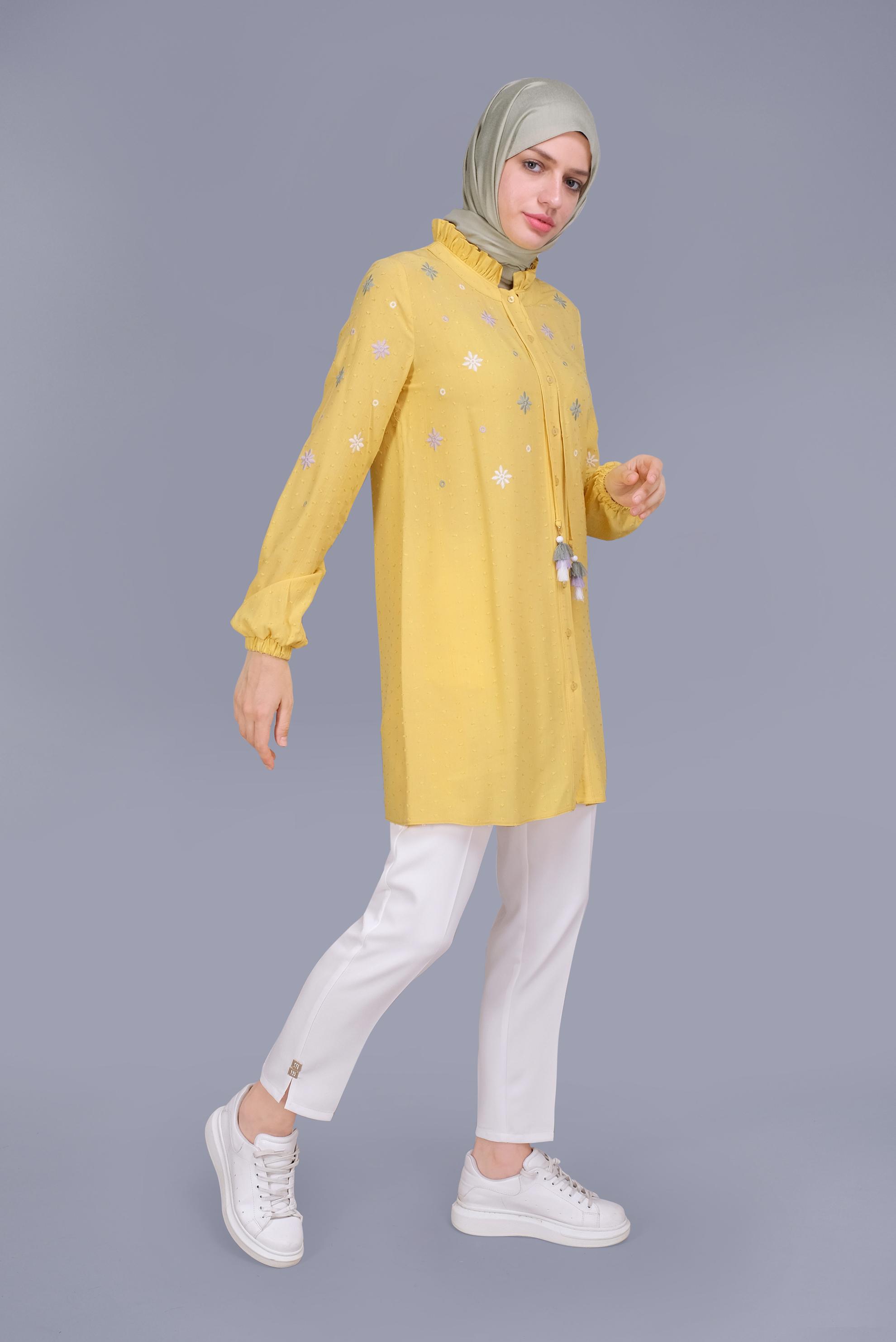 Tesettür giyim SARI BOYDAN DÜĞMELİ NAKIŞLI PÜSKÜLLÜ TUNİK 41614 