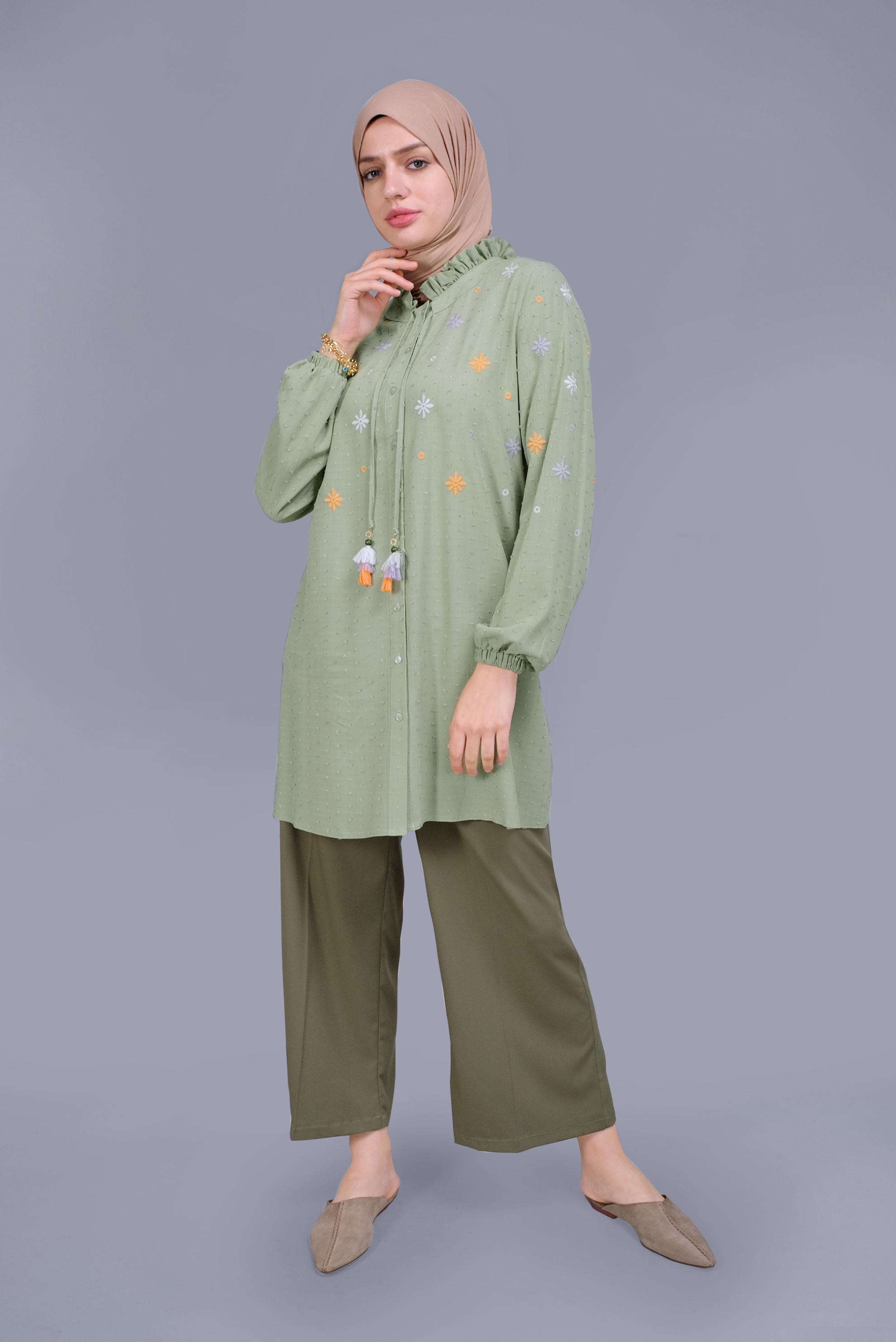 Tesettür giyim YEŞİL BOYDAN DÜĞMELİ NAKIŞLI PÜSKÜLLÜ TUNİK 41614 