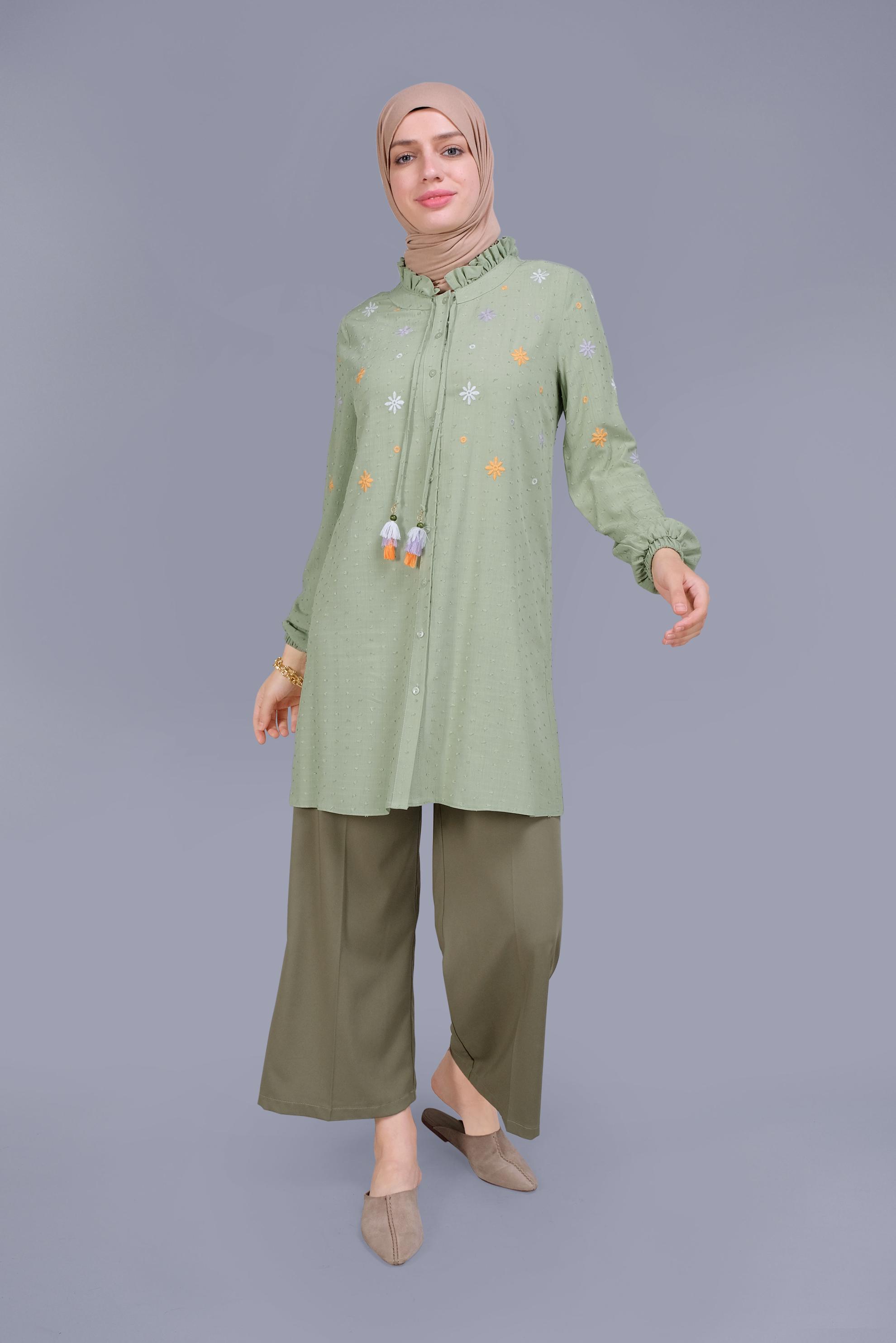 Tesettür giyim YEŞİL BOYDAN DÜĞMELİ NAKIŞLI PÜSKÜLLÜ TUNİK 41614 