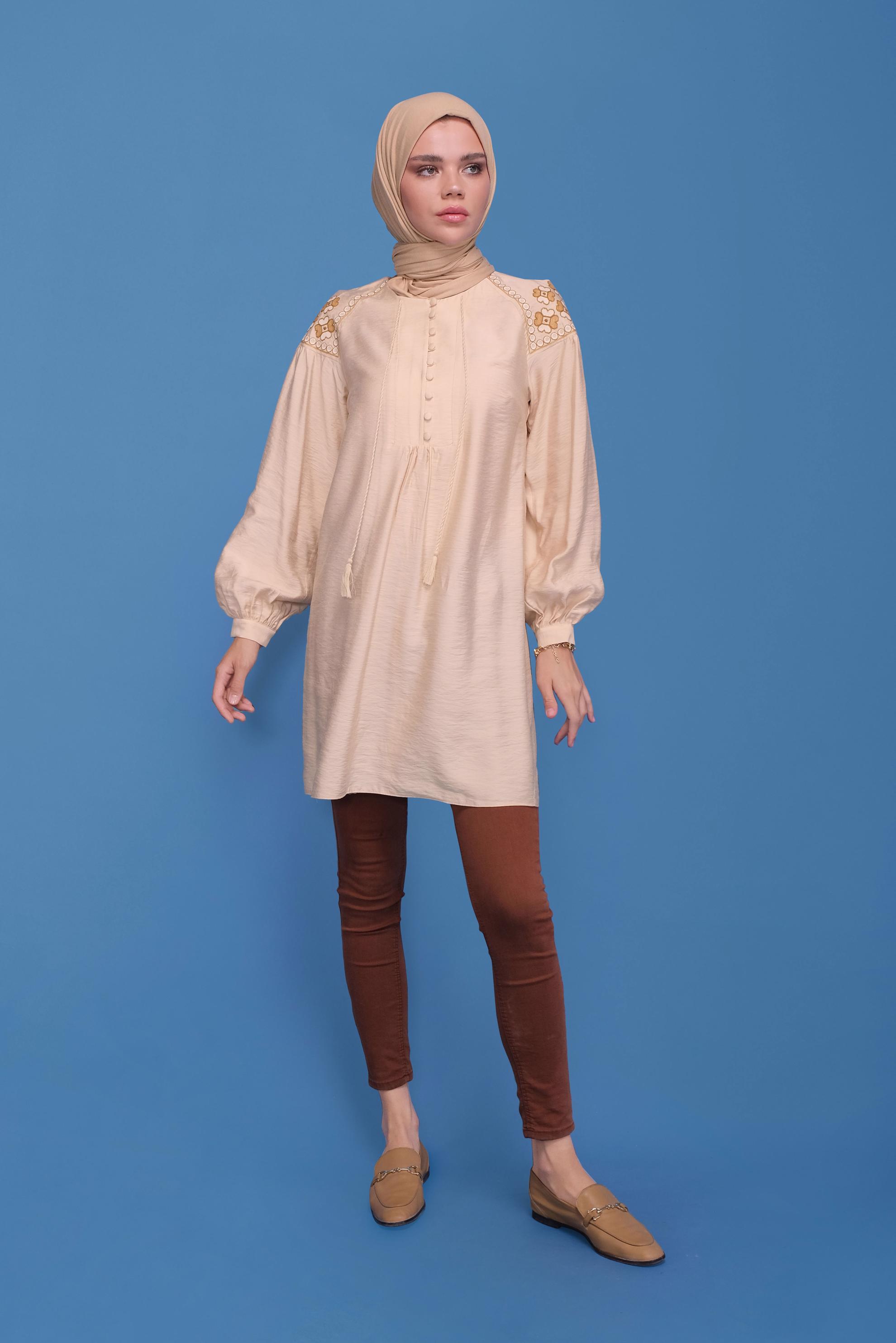 Tesettür giyim BEJ NAKIŞLI DÜĞMELİ TUNİK 41615