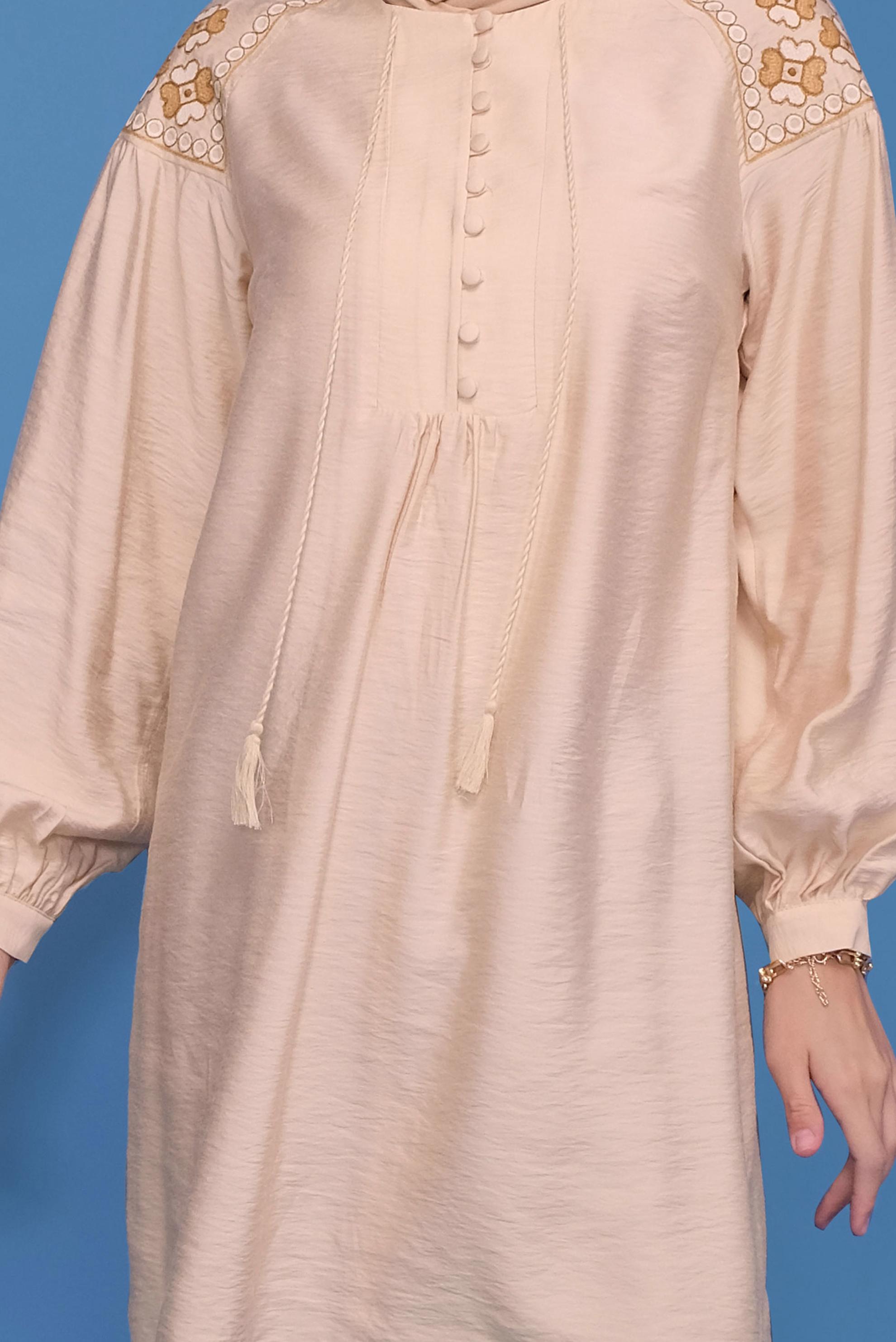 Tesettür giyim BEJ NAKIŞLI DÜĞMELİ TUNİK 41615