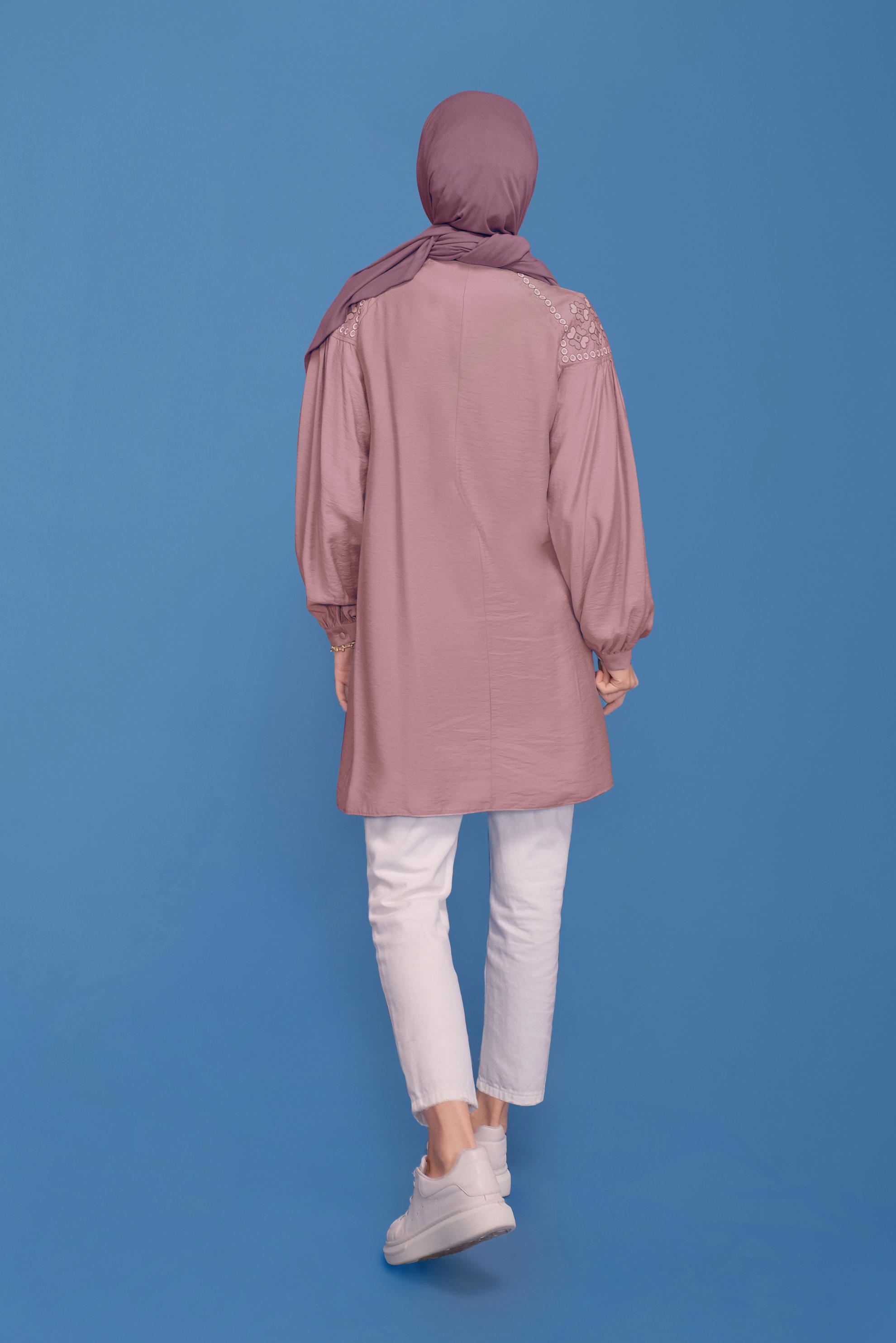 Tesettür giyim PEMBE NAKIŞLI DÜĞMELİ TUNİK 41615