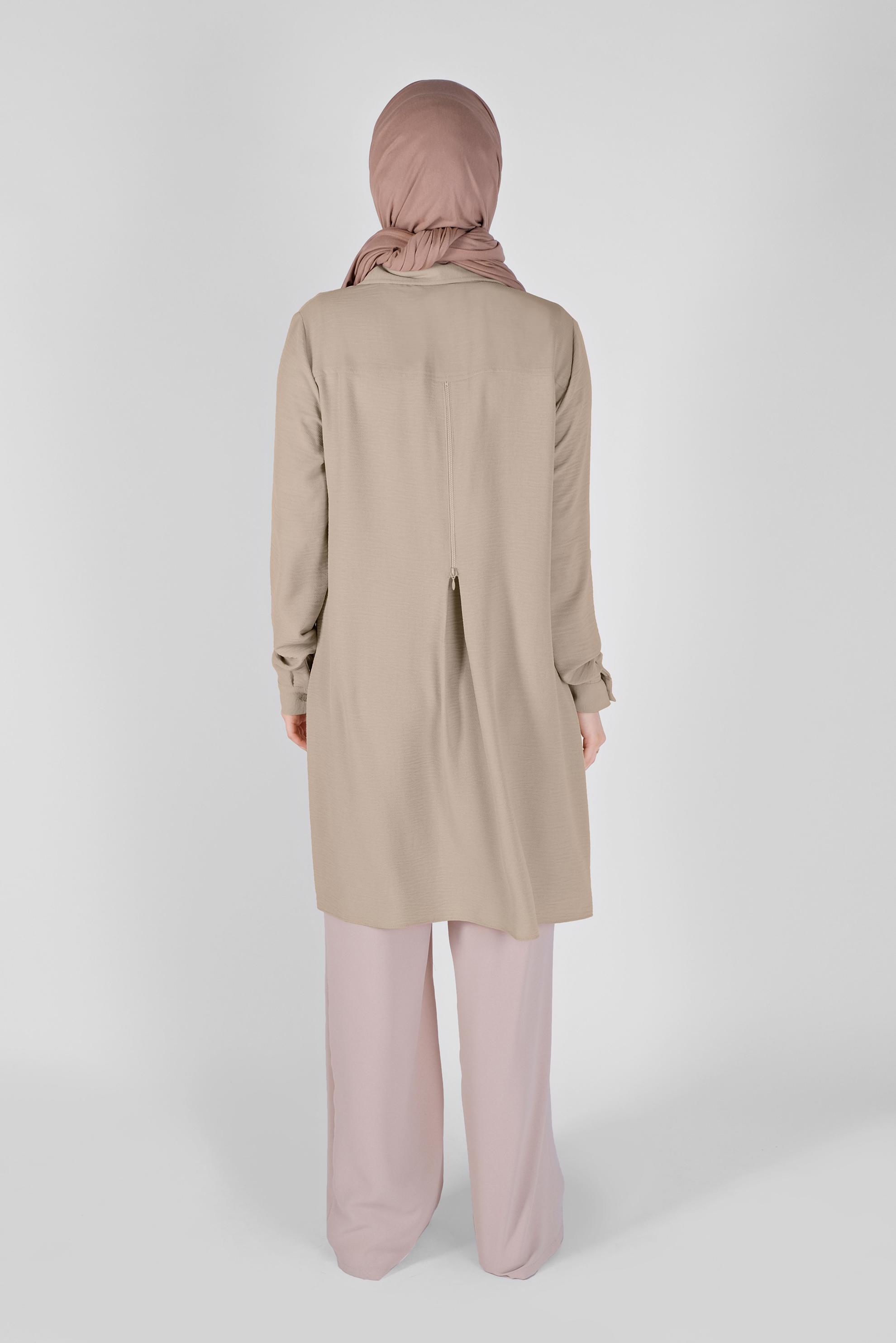 Tesettür giyim KUM BOYDAN DÜĞMELİ CEPLİ TUNİK 41616 