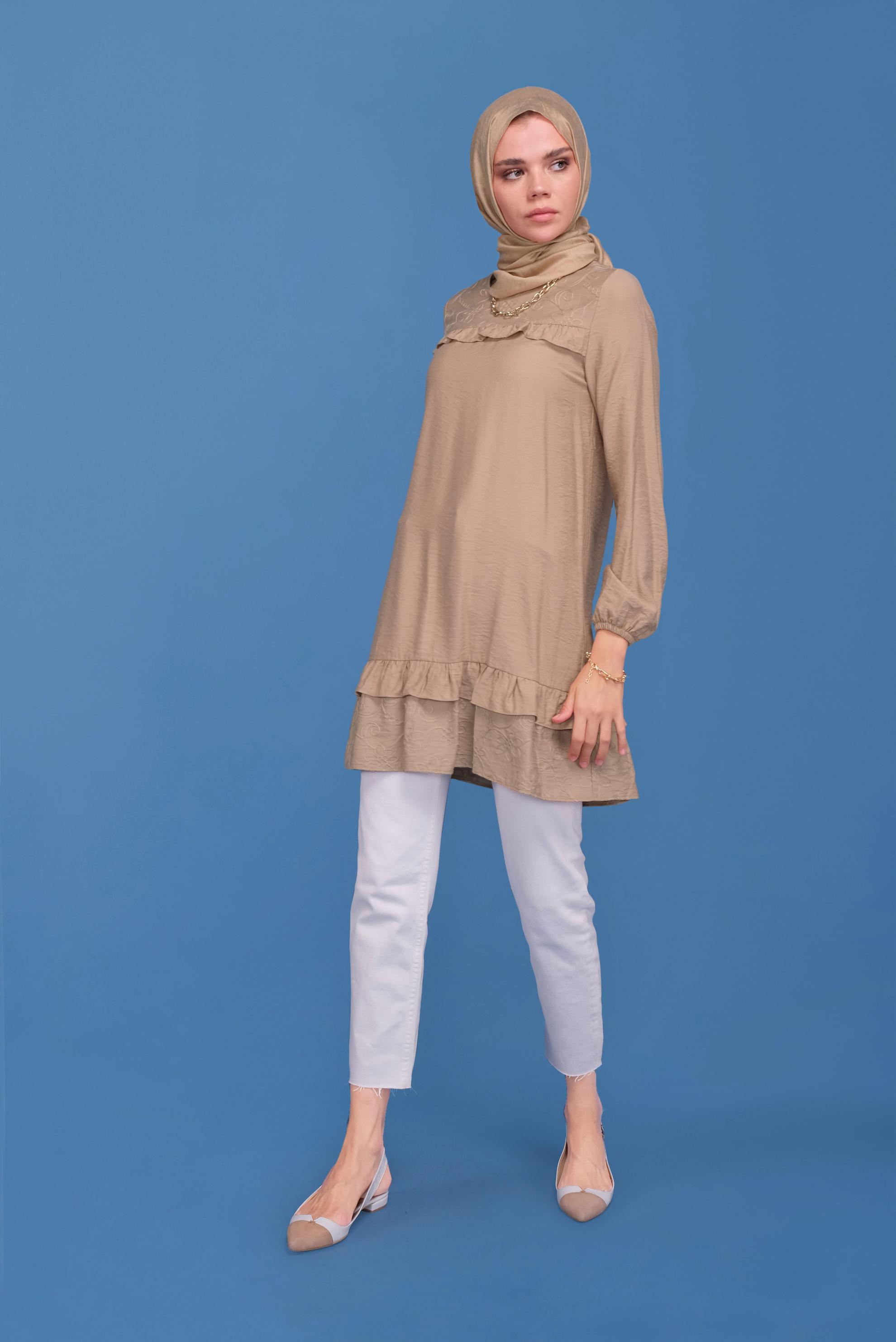 Tesettür giyim BEJ MANŞETLERİ LASTİKLİ FIRFIR DETAYLI TUNİK 41639