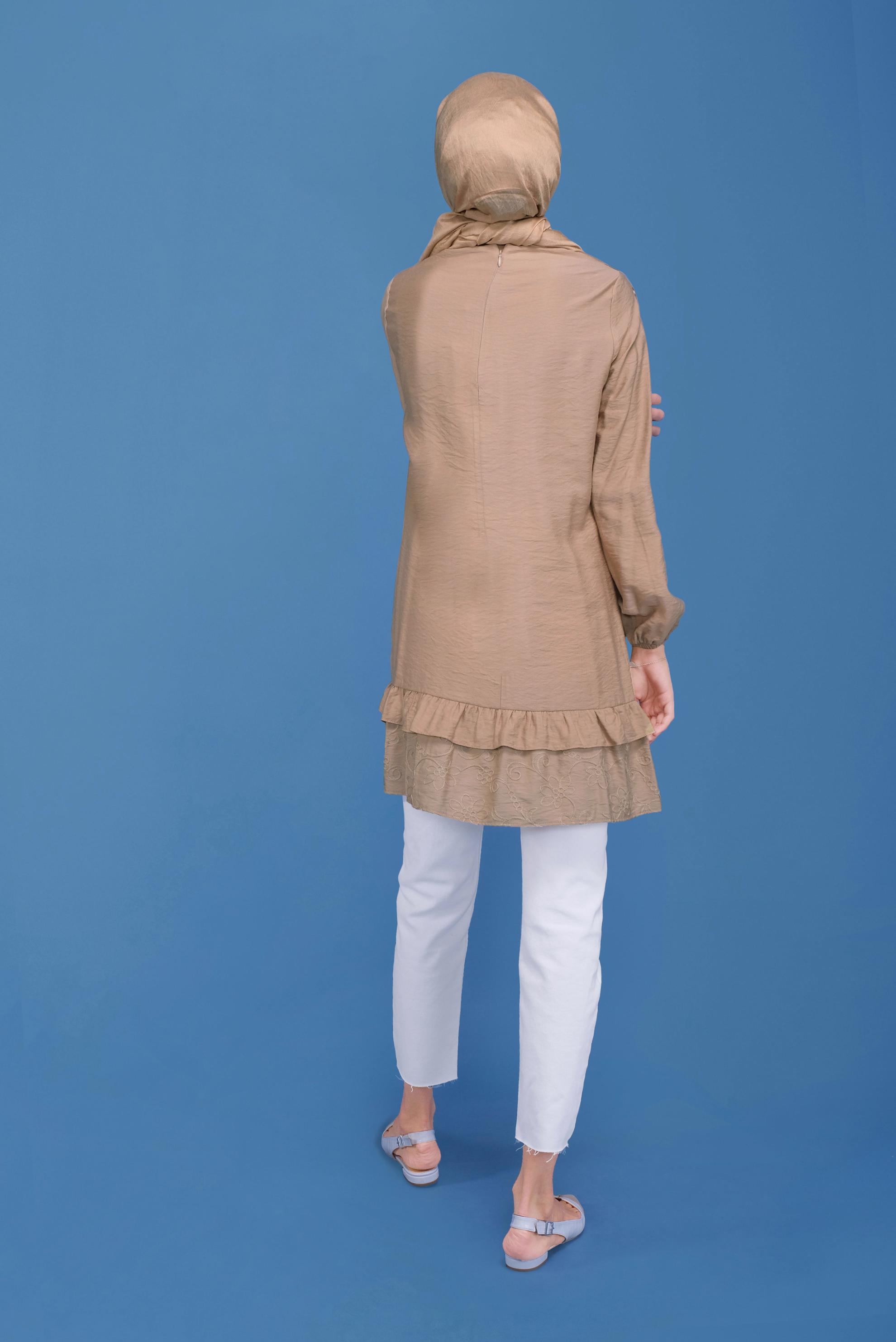 Tesettür giyim BEJ MANŞETLERİ LASTİKLİ FIRFIR DETAYLI TUNİK 41639