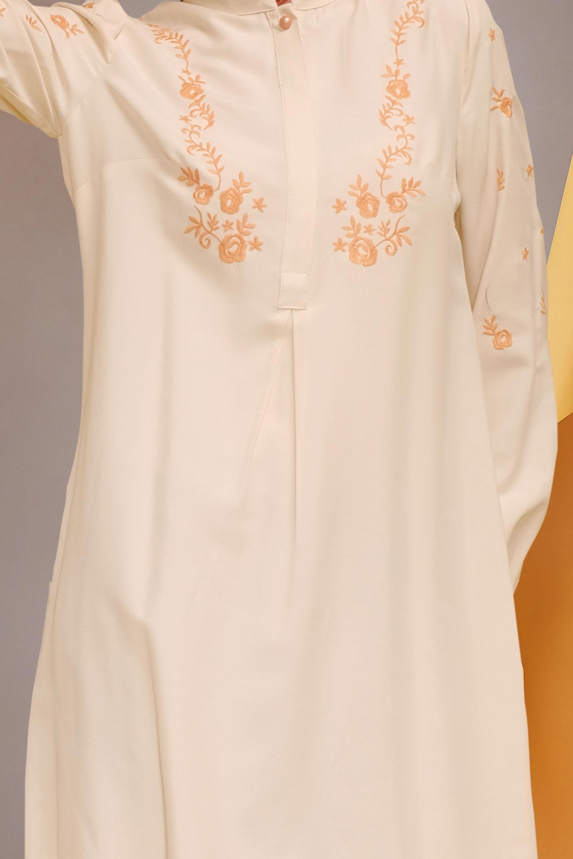 Tesettür giyim BEJ NAKIŞLI HAKİM YAKA TUNİK 41643