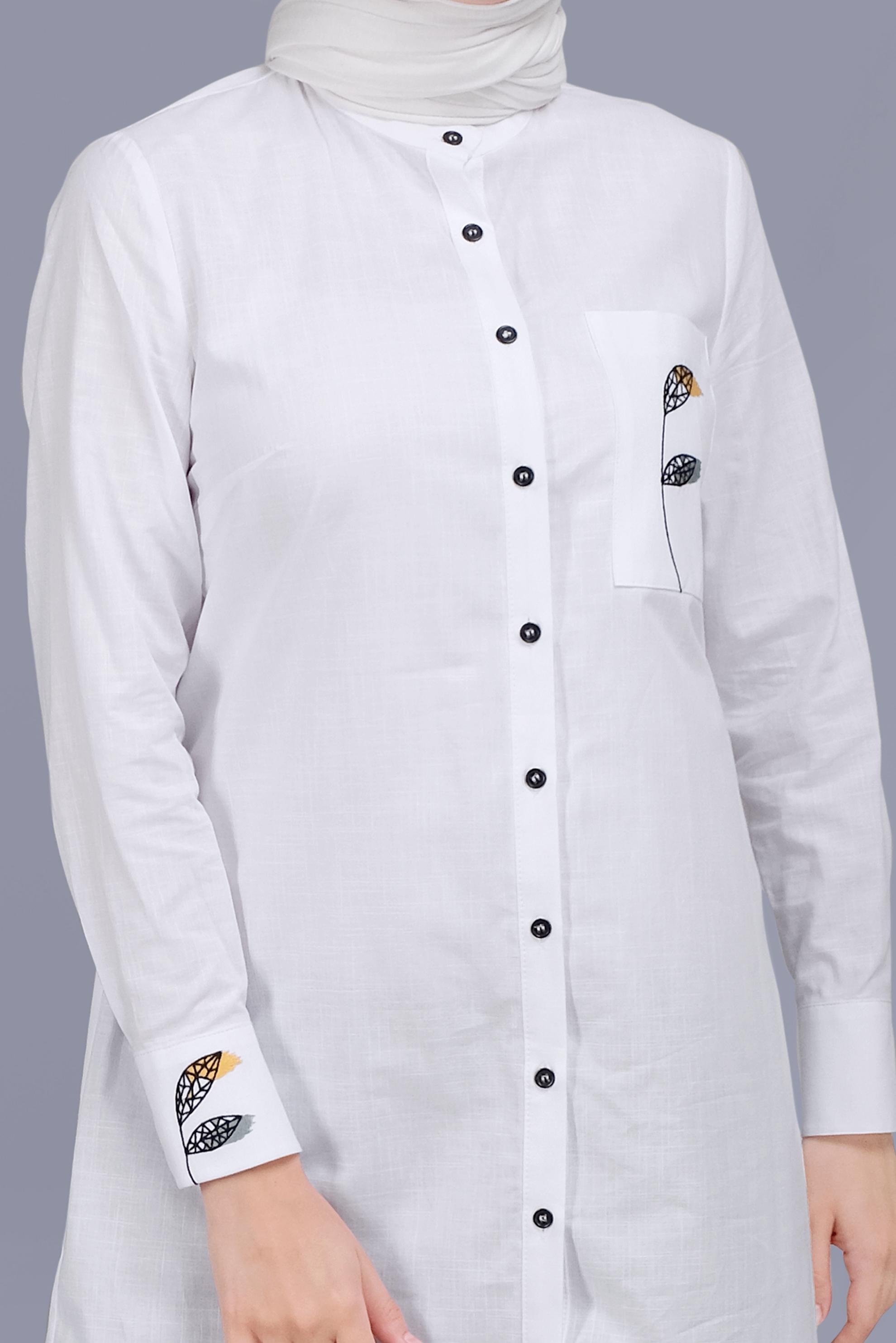 Tesettür giyim BEYAZ PAMUKLU NAKIŞLI BOYDAN DÜĞMELİ TUNİK 41658 