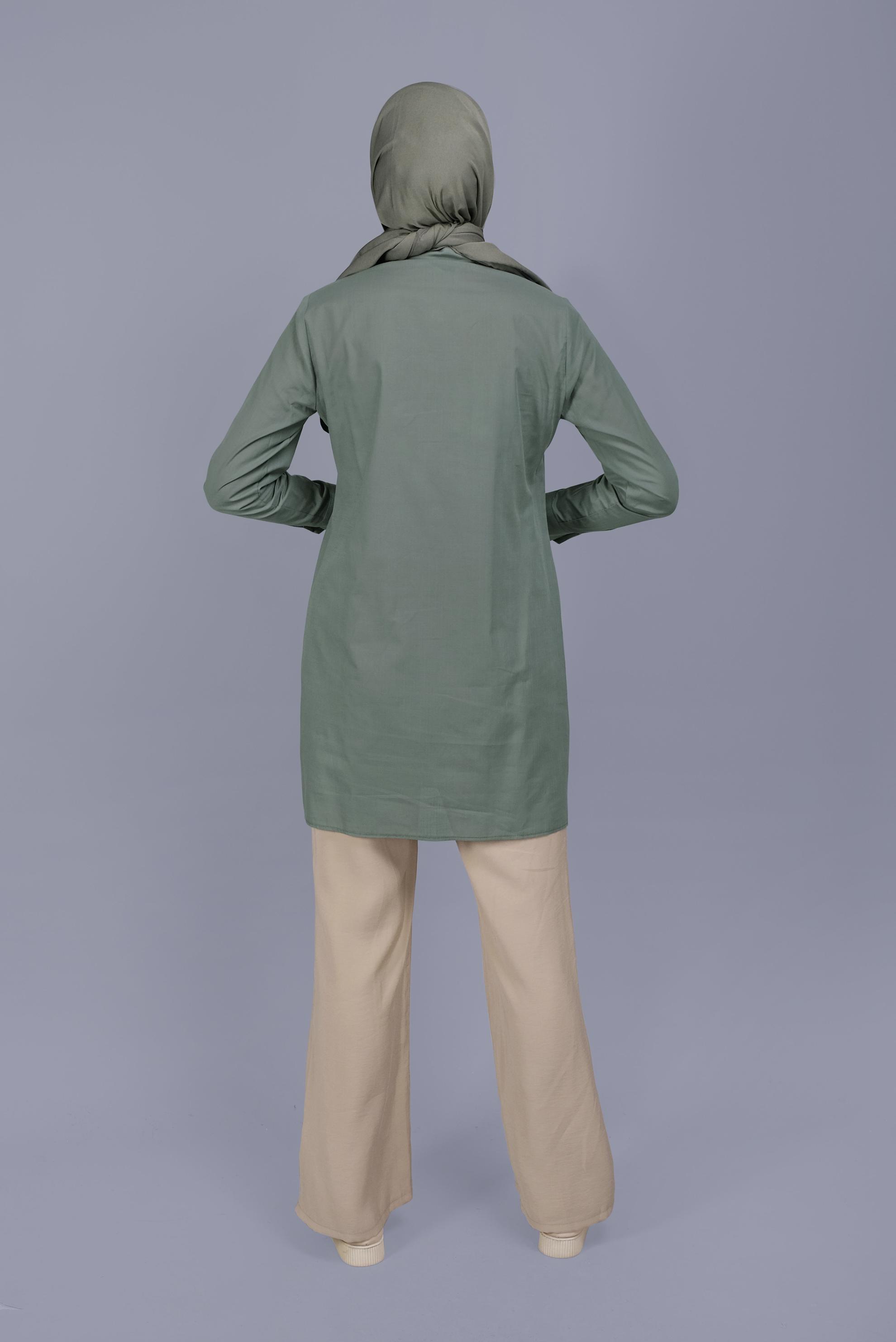 Tesettür giyim YEŞİL PAMUKLU NAKIŞLI BOYDAN DÜĞMELİ TUNİK 41658 