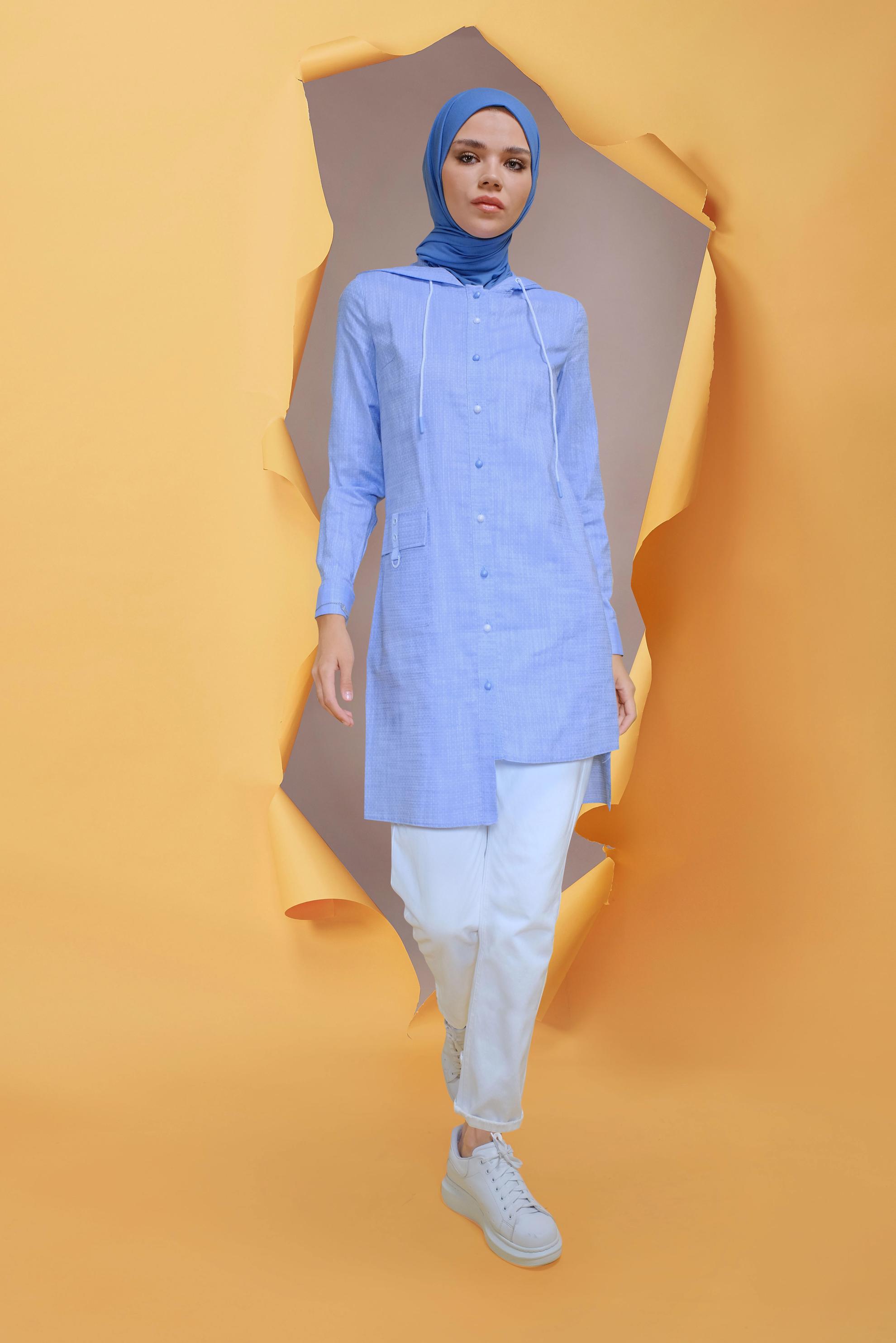 Tesettür giyim MAVİ ÖNDEN DÜĞMELİ KAPÜŞONLU TUNİK 41681