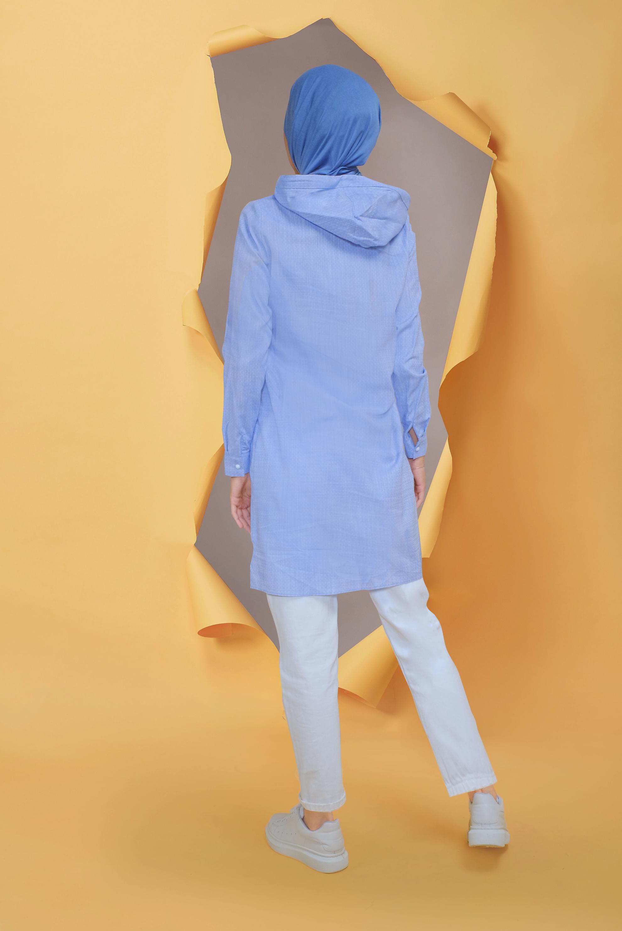 Tesettür giyim MAVİ ÖNDEN DÜĞMELİ KAPÜŞONLU TUNİK 41681