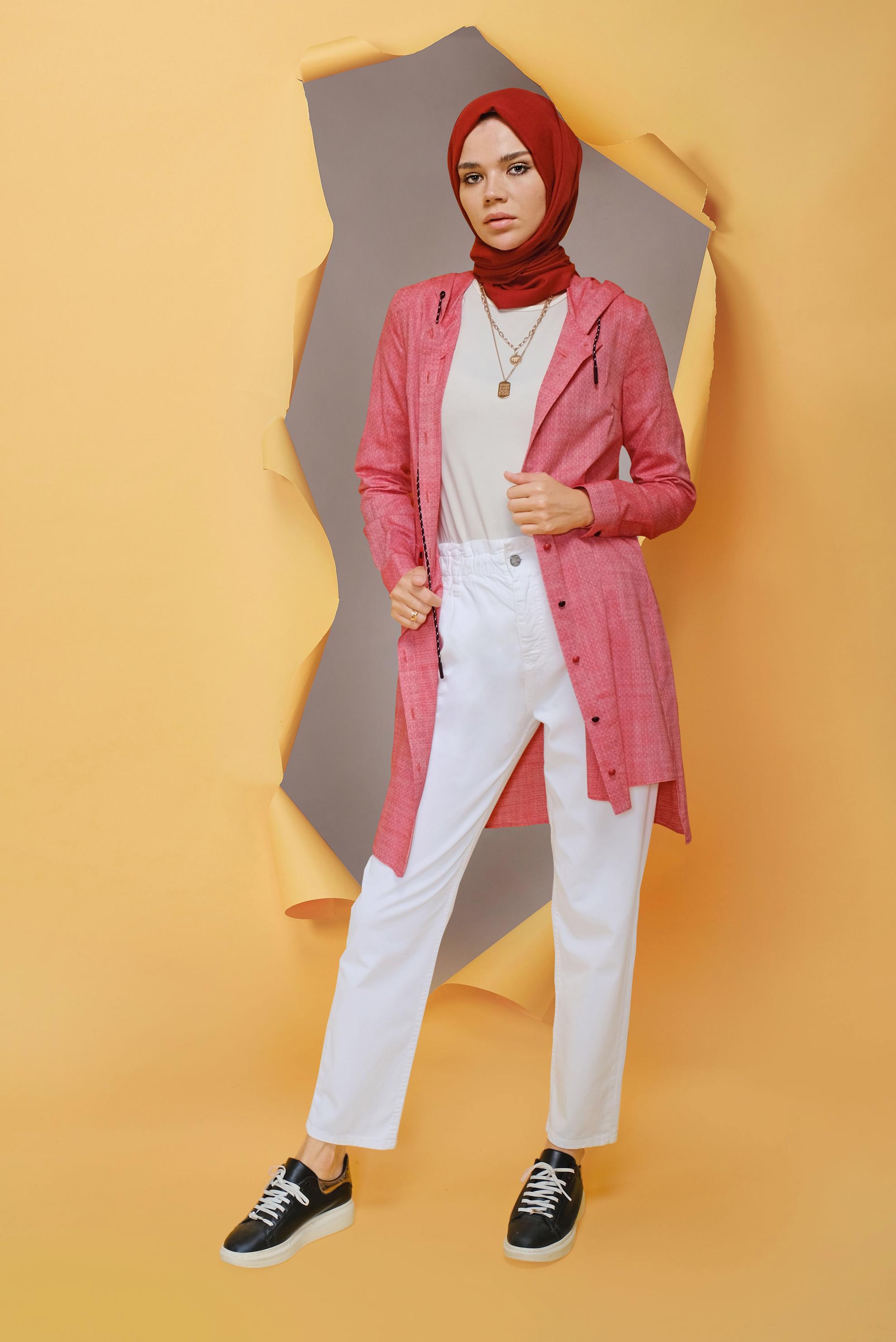 Tesettür giyim KIRMIZI ÖNDEN DÜĞMELİ KAPÜŞONLU TUNİK 41681