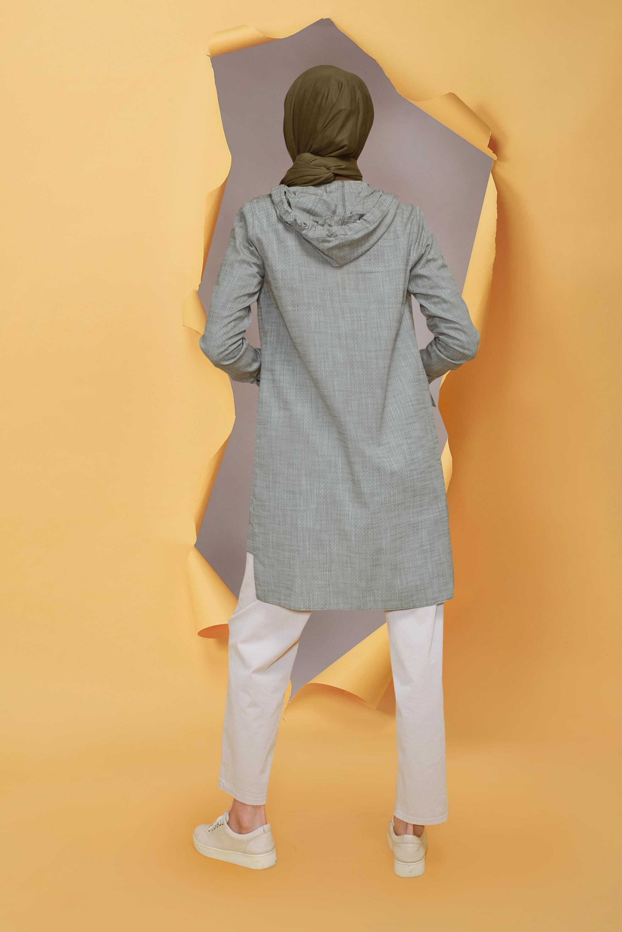 Tesettür giyim HAKİ ÖNDEN DÜĞMELİ KAPÜŞONLU TUNİK 41681