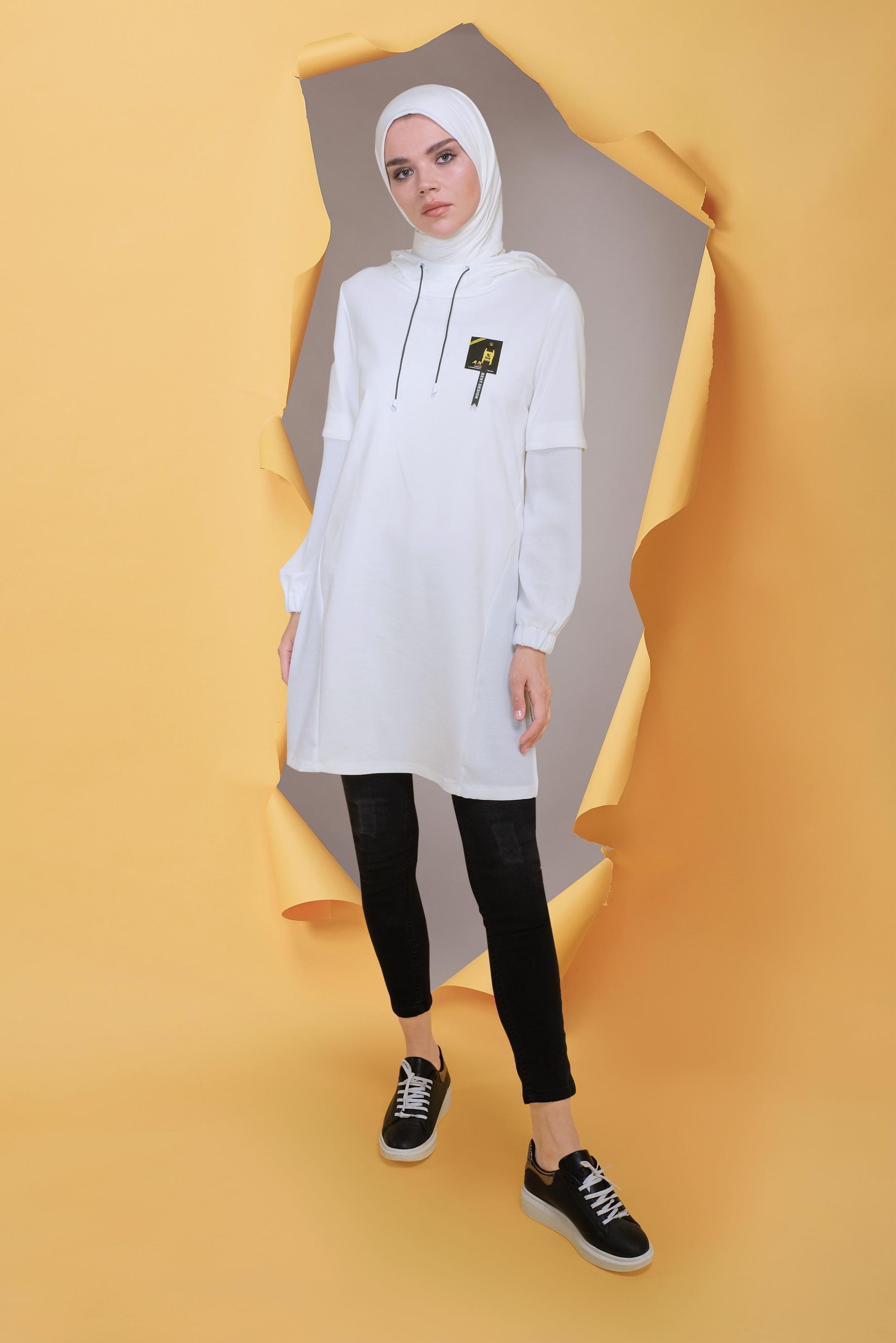 Tesettür giyim BEYAZ MANŞETLERİ LASTİKLİ KAPÜŞONLU TUNİK 41683