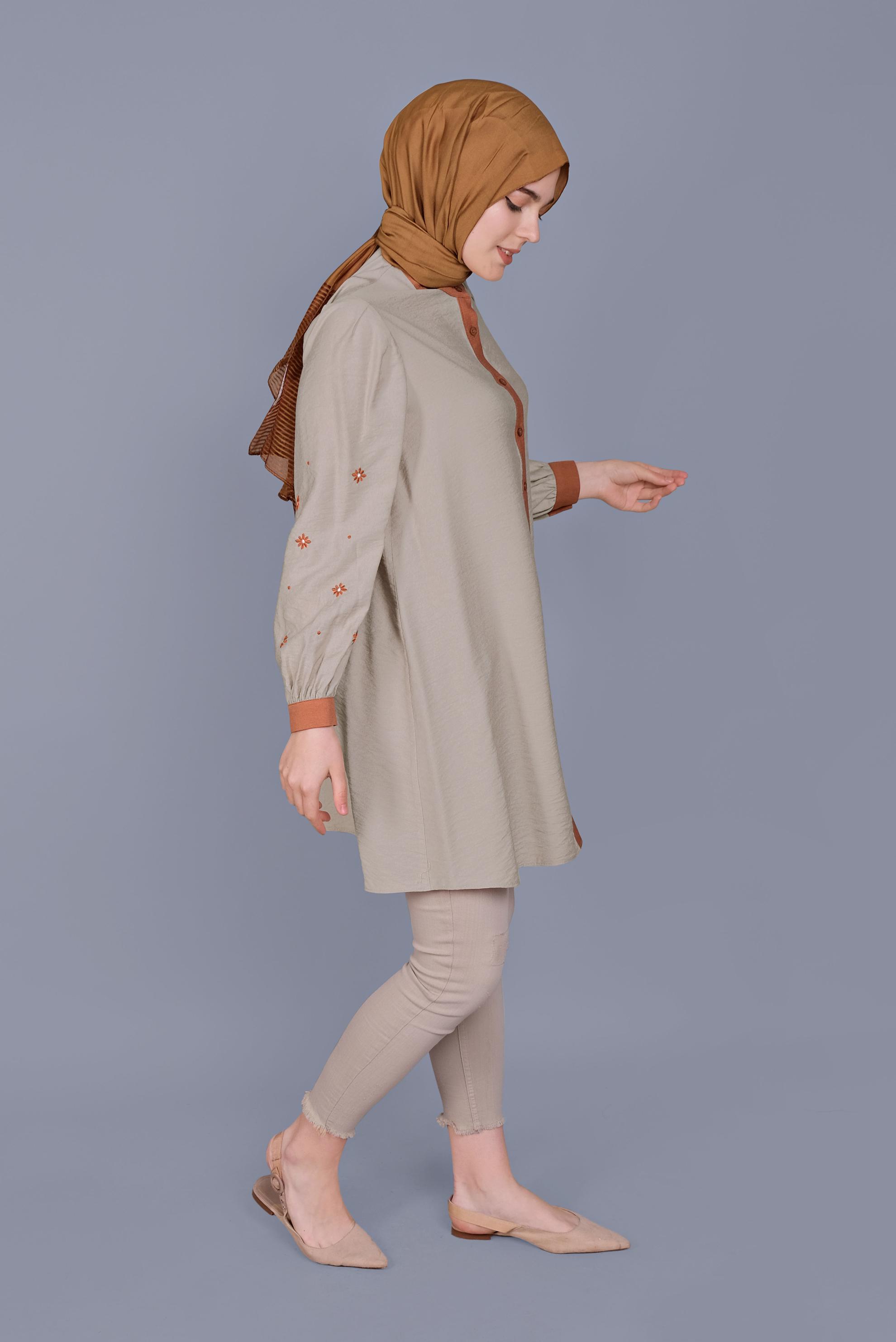 Tesettür giyim BEJ PAPATYA NAKIŞLI TUNİK 41689 