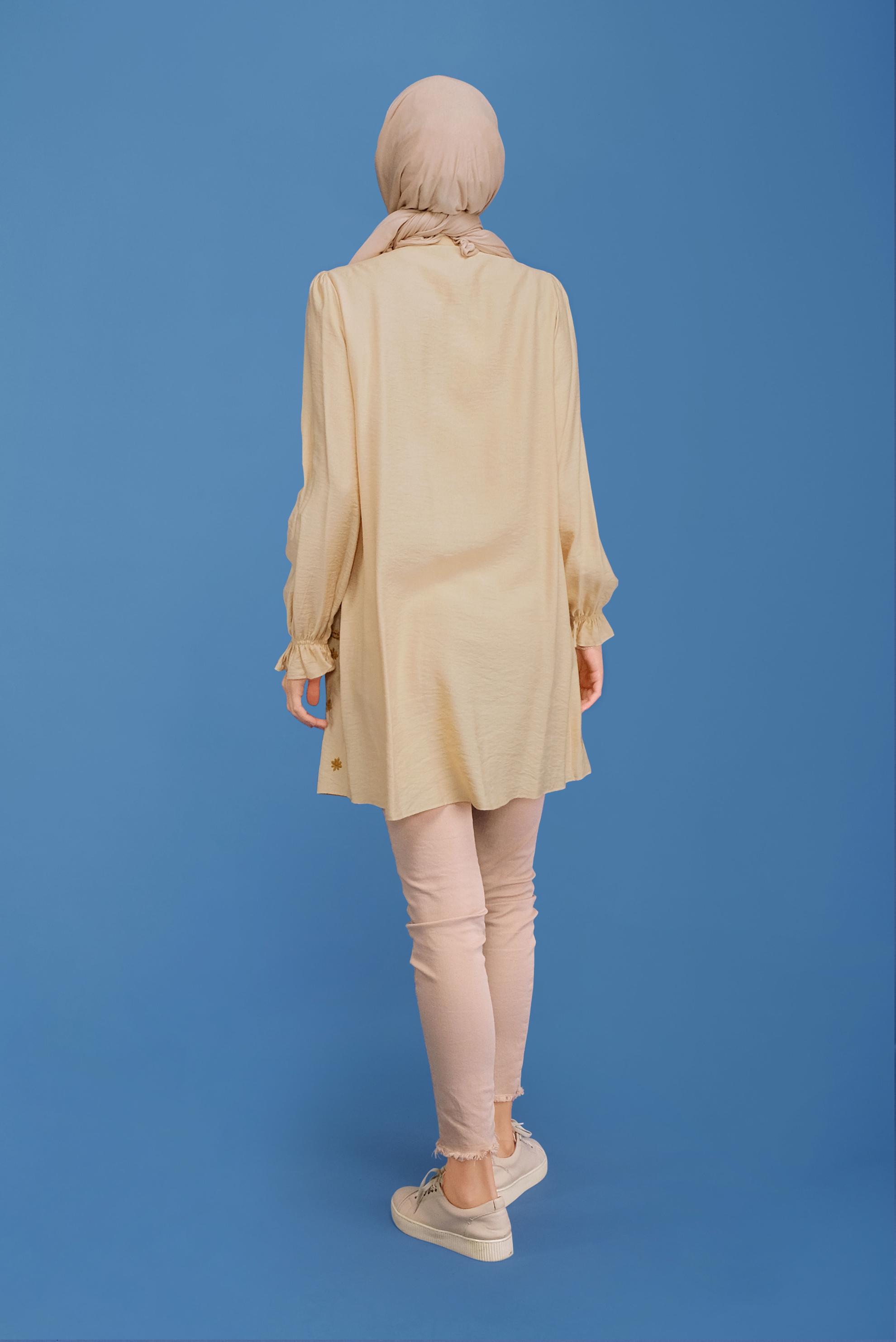 Tesettür giyim BEJ KOLLARI BÜZGÜLÜ İŞLEME DETAYLI TUNİK 41690 