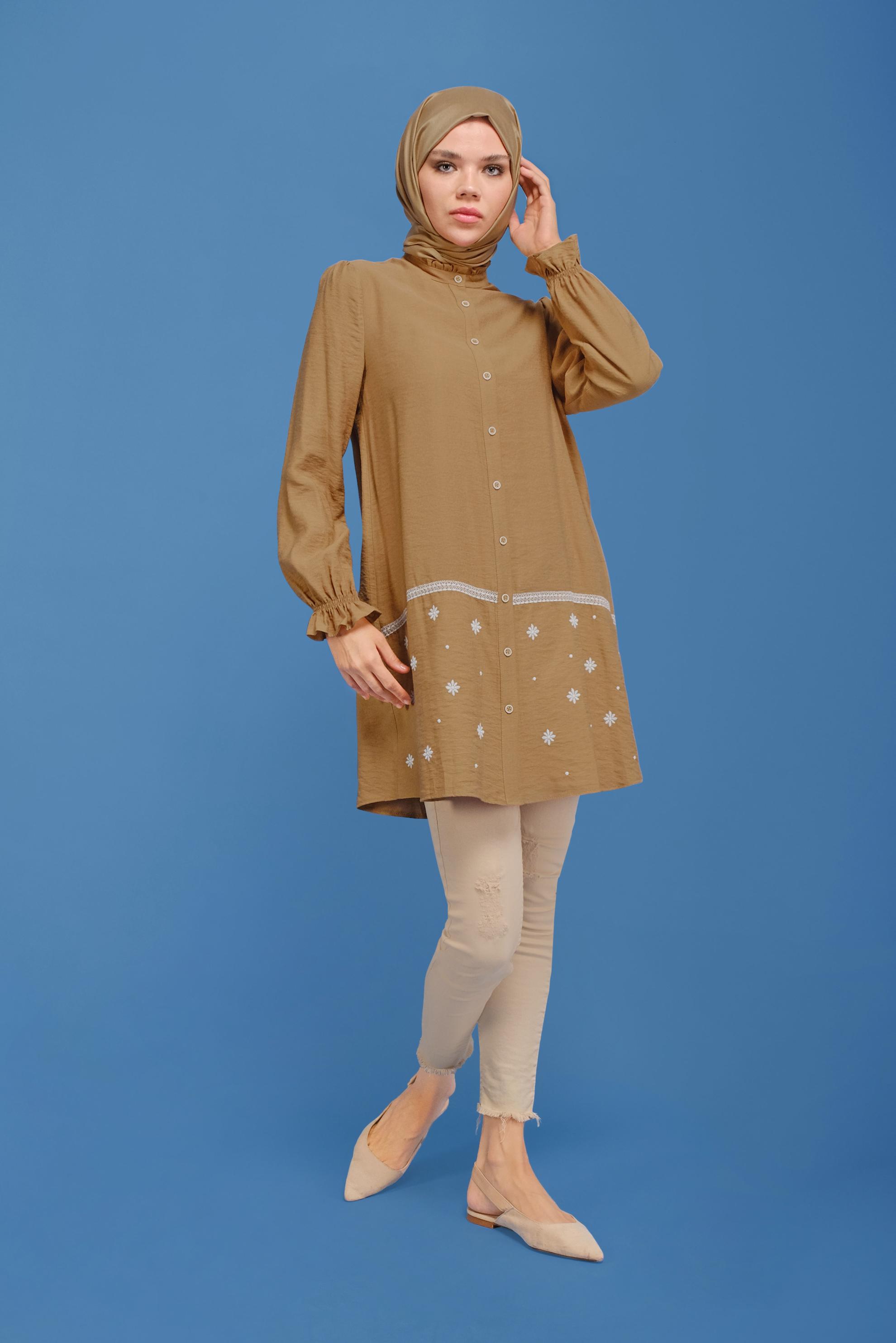 Tesettür giyim KAHVE KOLLARI BÜZGÜLÜ İŞLEME DETAYLI TUNİK 41690 