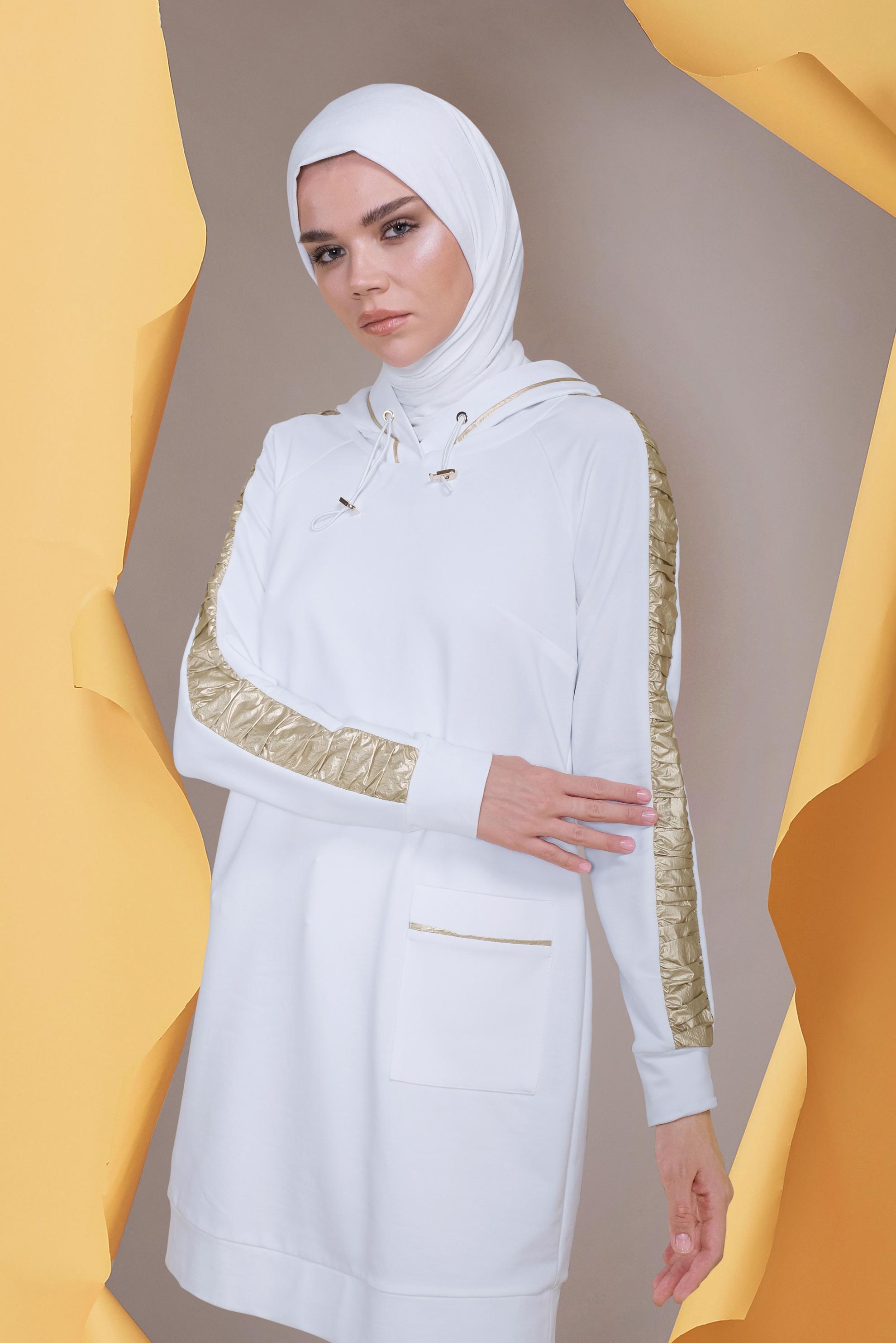 Tesettür giyim BEYAZ YALDIZ BASKILI KAPÜŞONU BAĞCIKLI TUNİK 41692 