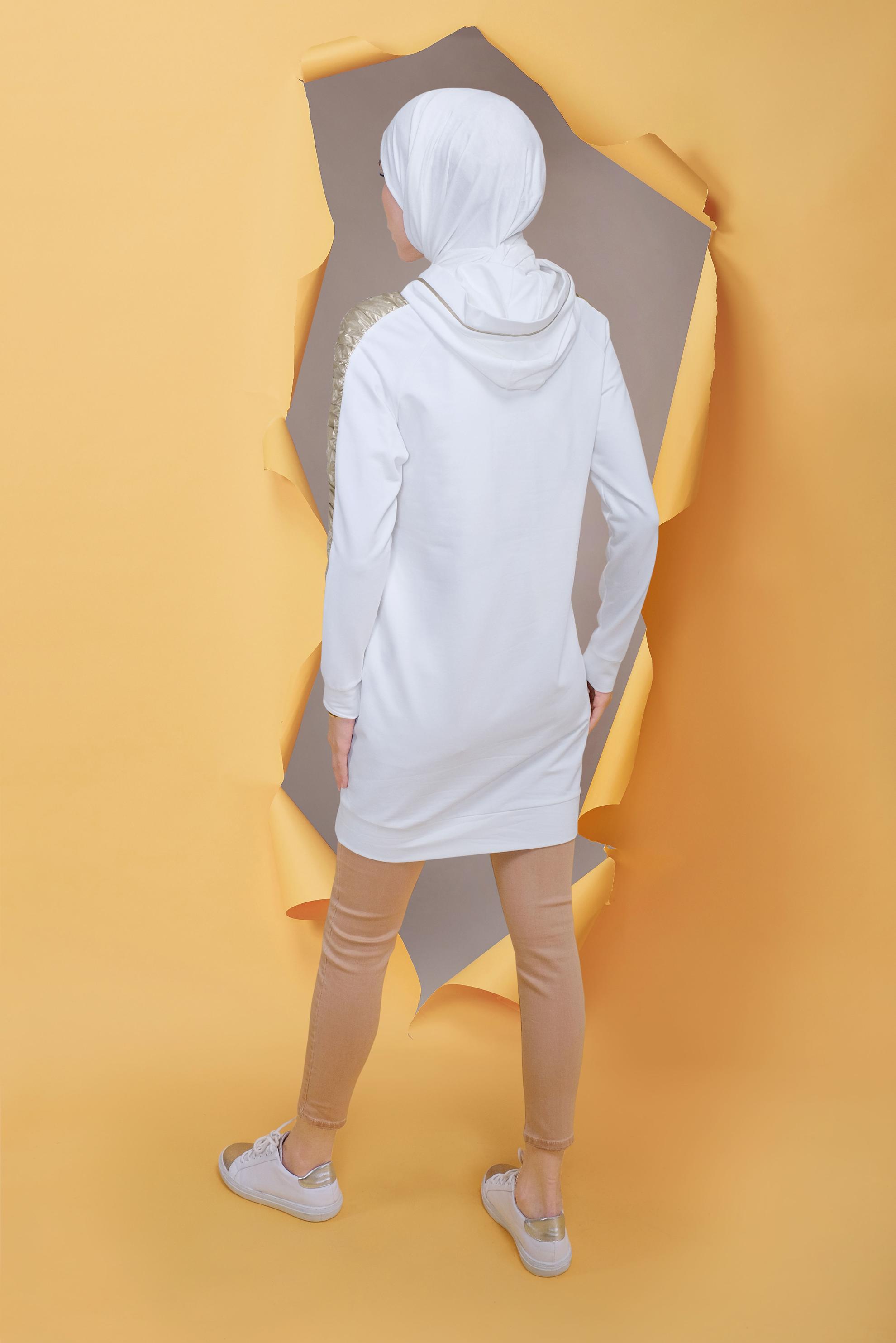 Tesettür giyim BEYAZ YALDIZ BASKILI KAPÜŞONU BAĞCIKLI TUNİK 41692 