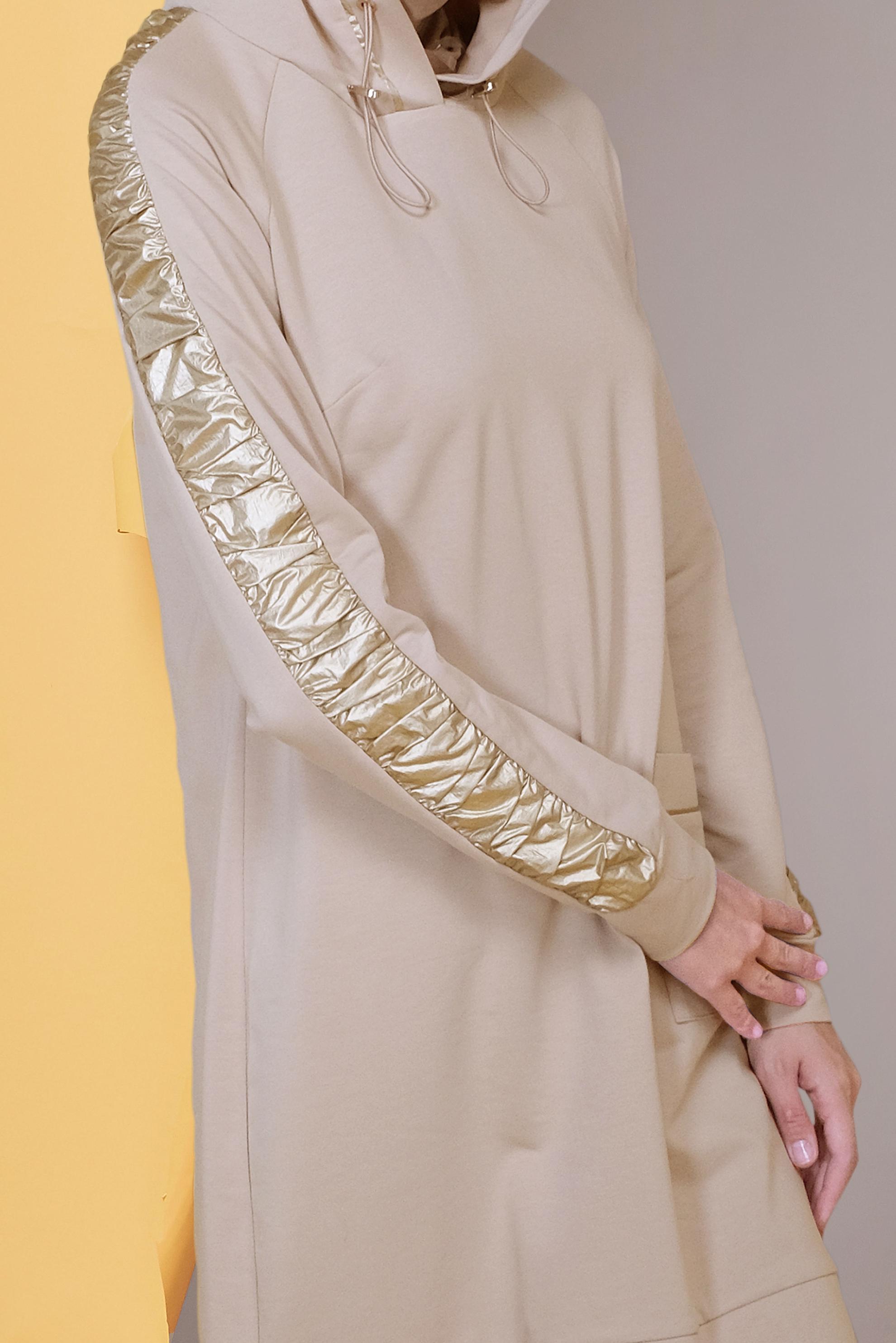 Tesettür giyim BEJ YALDIZ BASKILI KAPÜŞONU BAĞCIKLI TUNİK 41692 