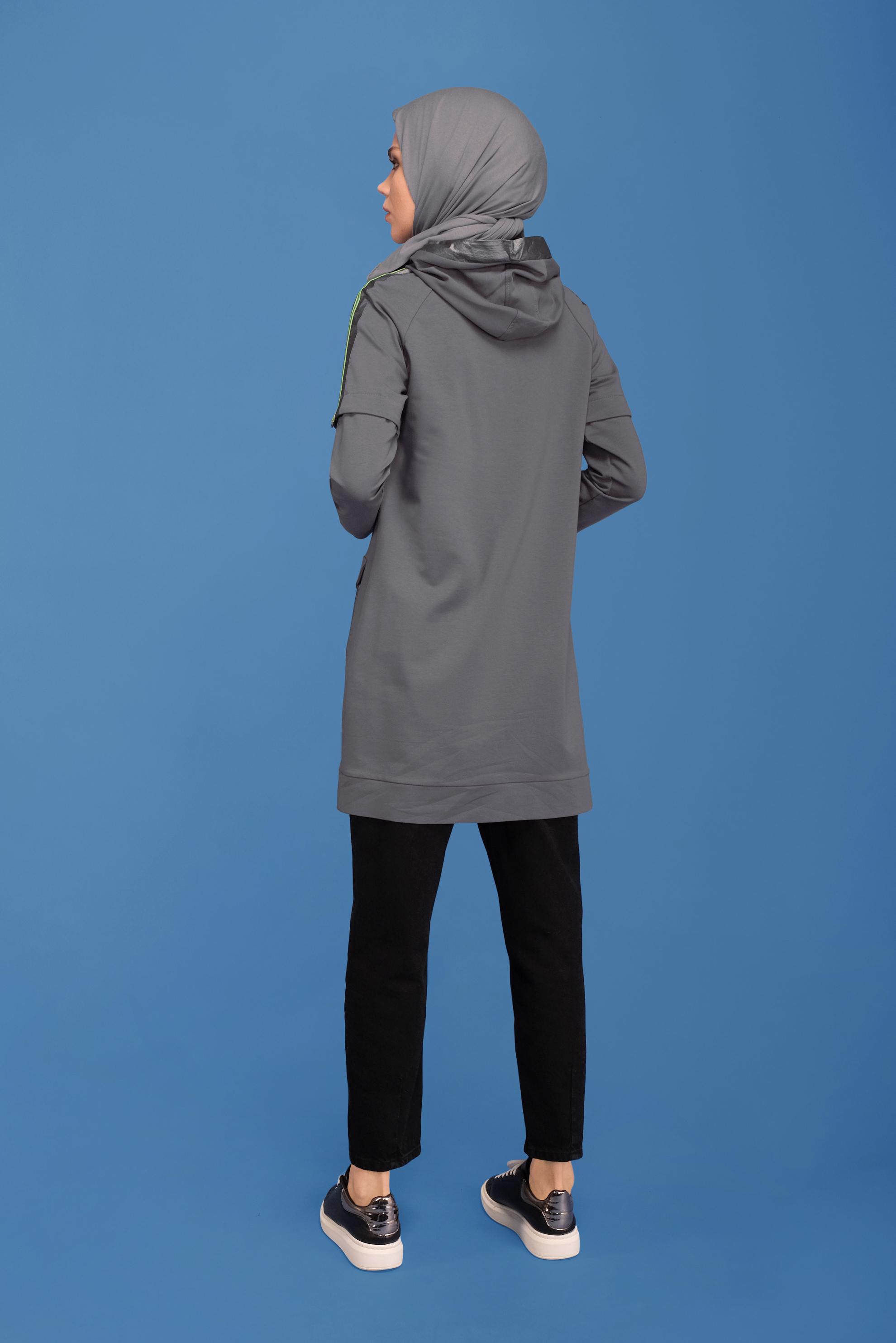 Tesettür giyim GRİ CEP DETAYLI KAPÜŞONLU TUNİK 41693