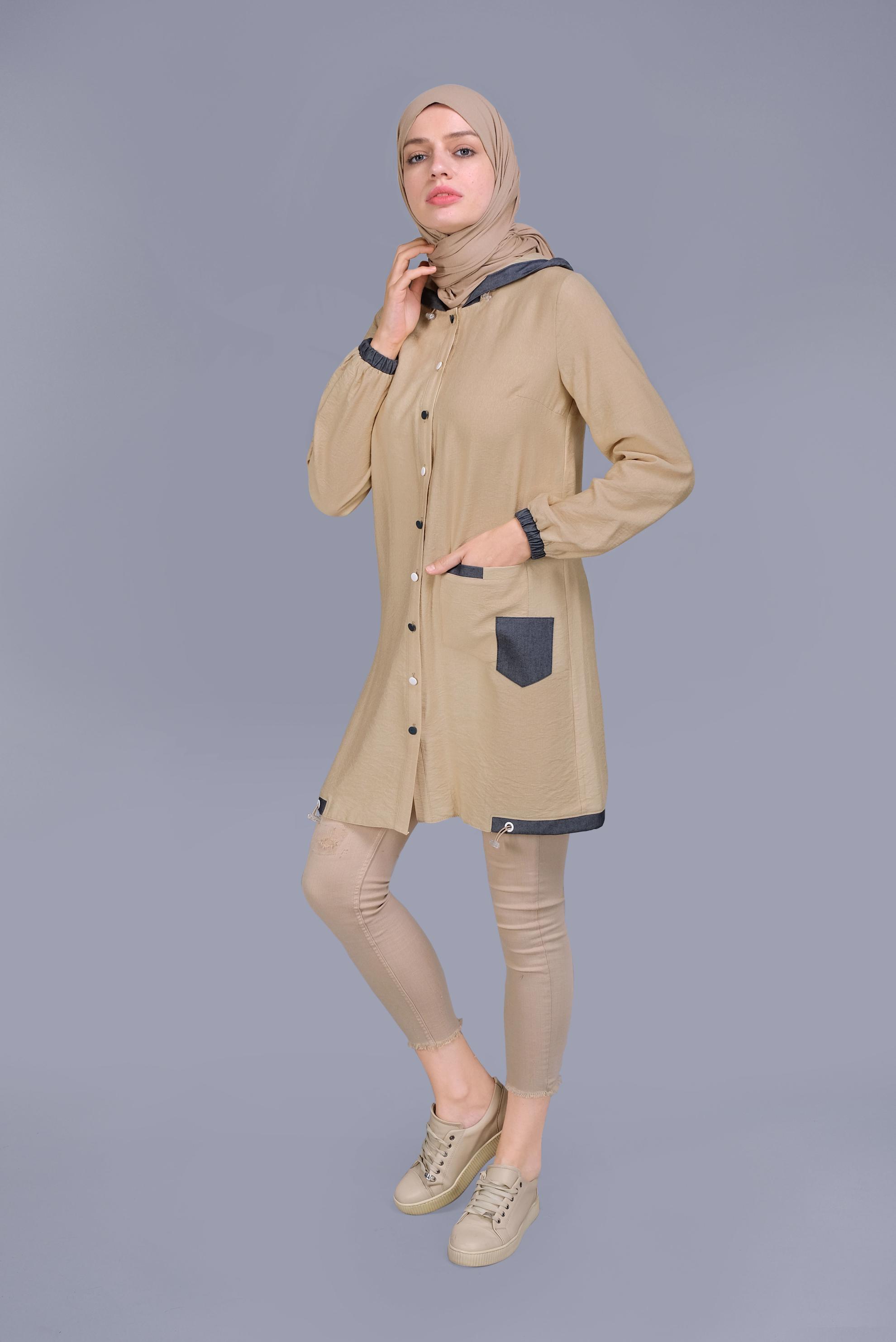 Tesettür giyim BEJ KAPÜŞONLU DÜĞMELİ VİSKOZ TUNİK 41696 