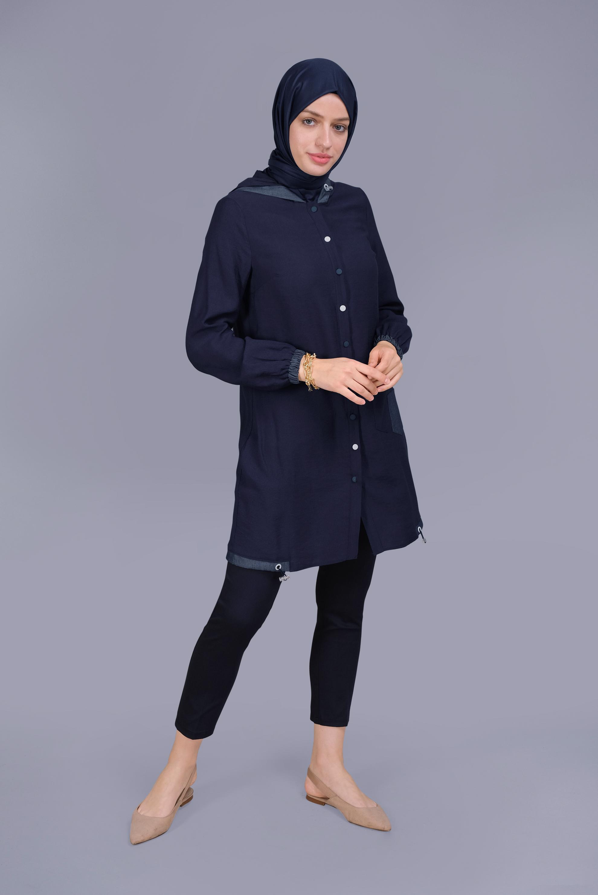 Tesettür giyim LACİVERT KAPÜŞONLU DÜĞMELİ VİSKOZ TUNİK 41696 