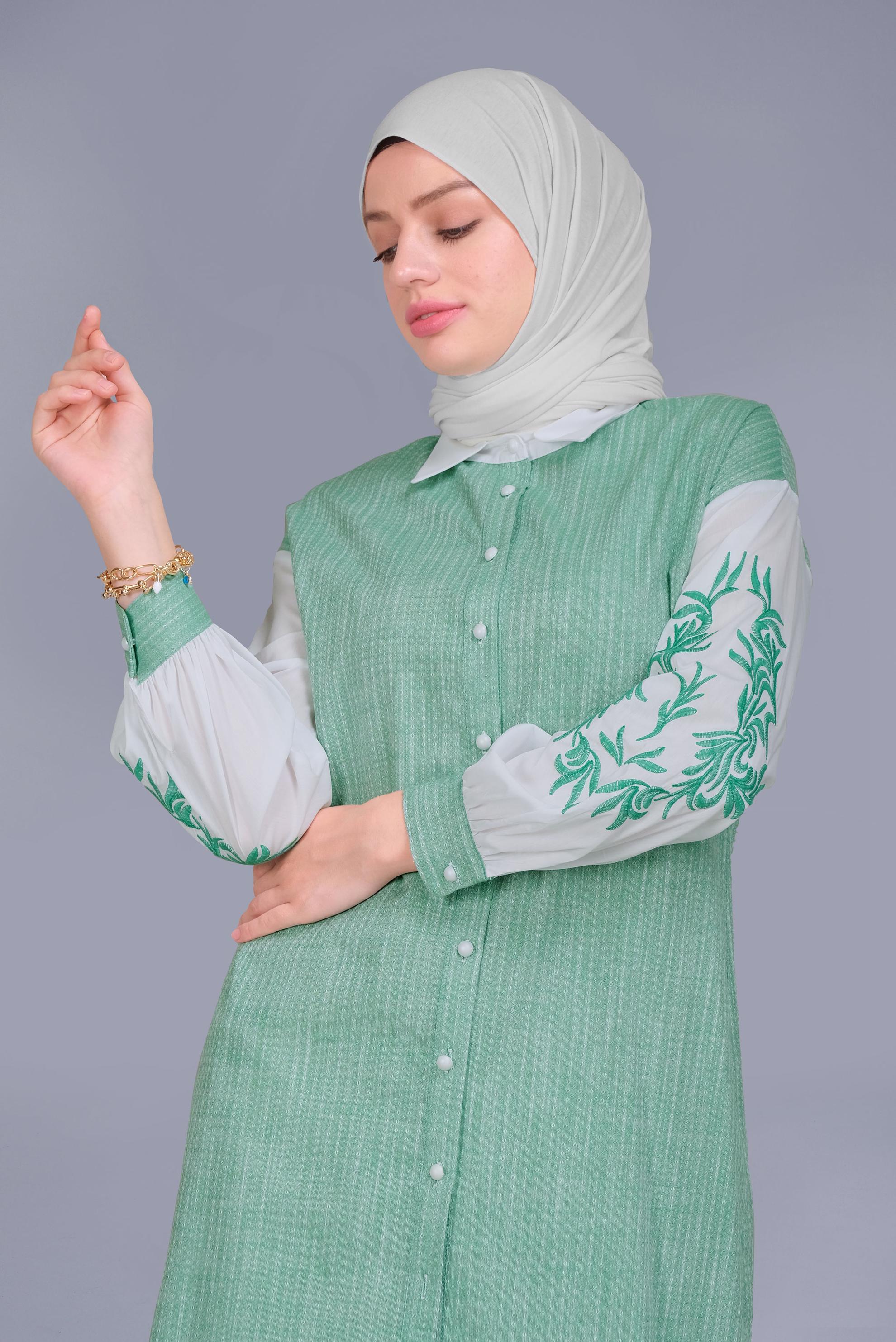 Tesettür giyim YEŞİL NAKIŞ DETAYLI KIÇILLI TUNİK 41703