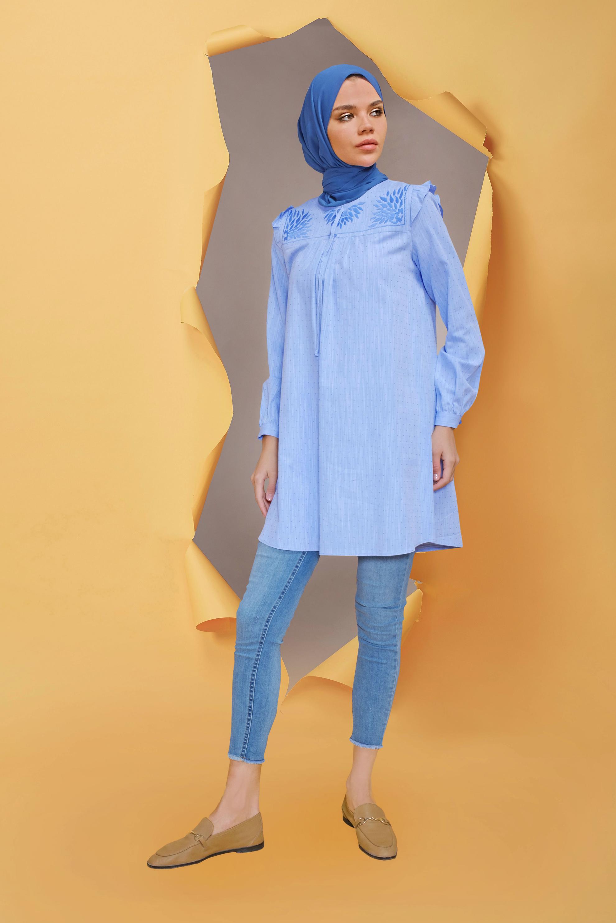 Tesettür giyim MAVİ NAKIŞ DETAYLI TUNİK 41704