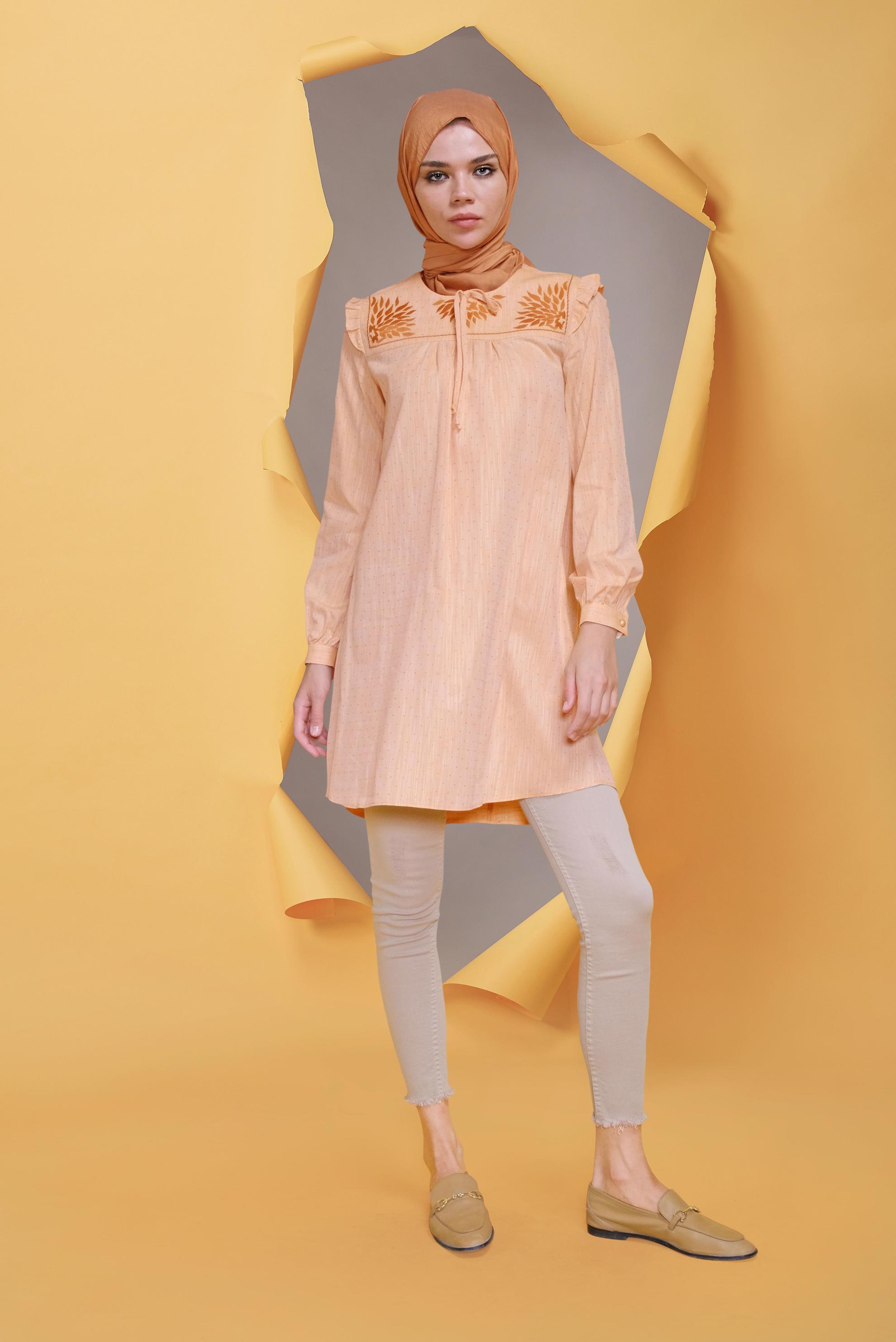 Tesettür giyim SARI NAKIŞ DETAYLI TUNİK 41704