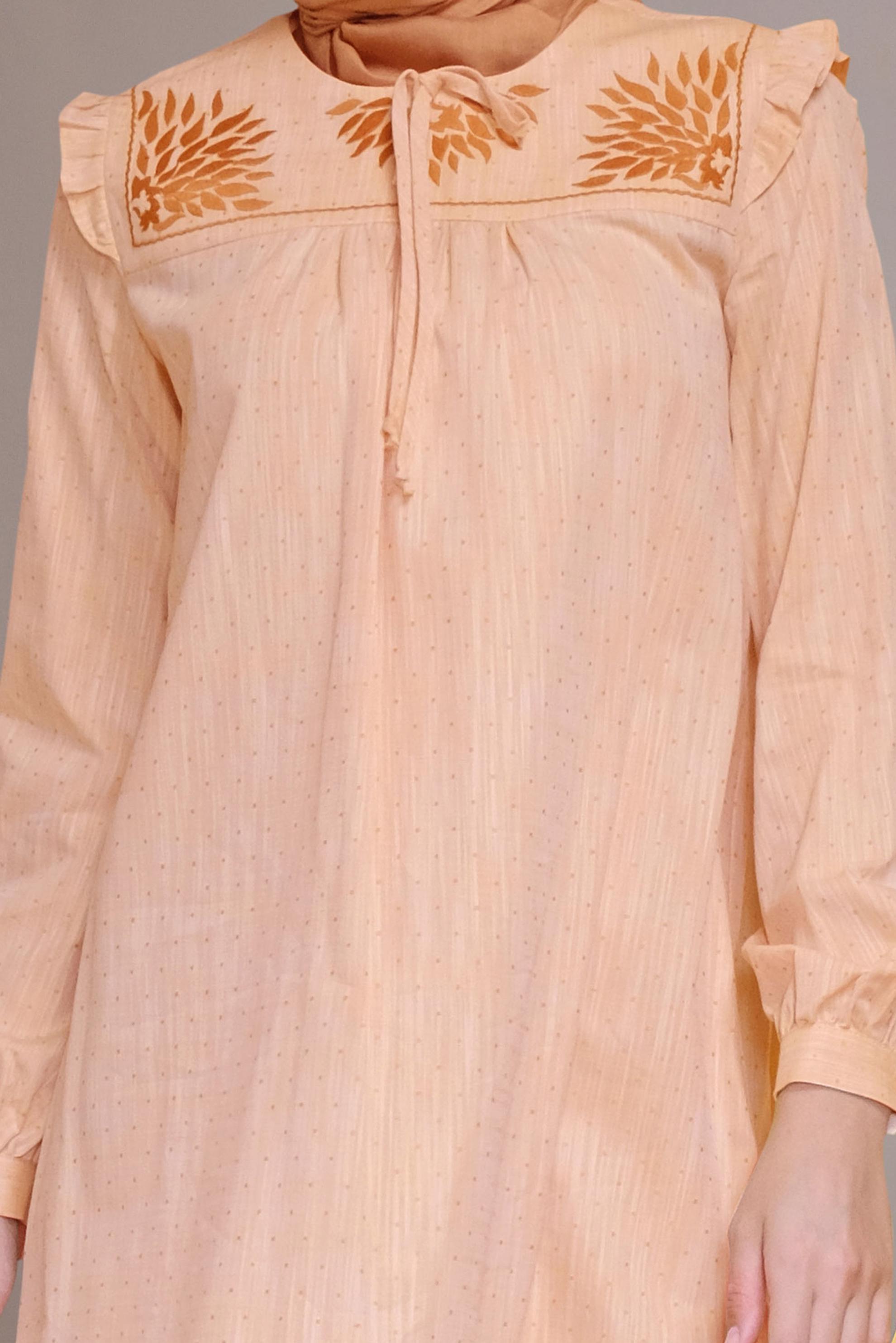 Tesettür giyim SARI NAKIŞ DETAYLI TUNİK 41704