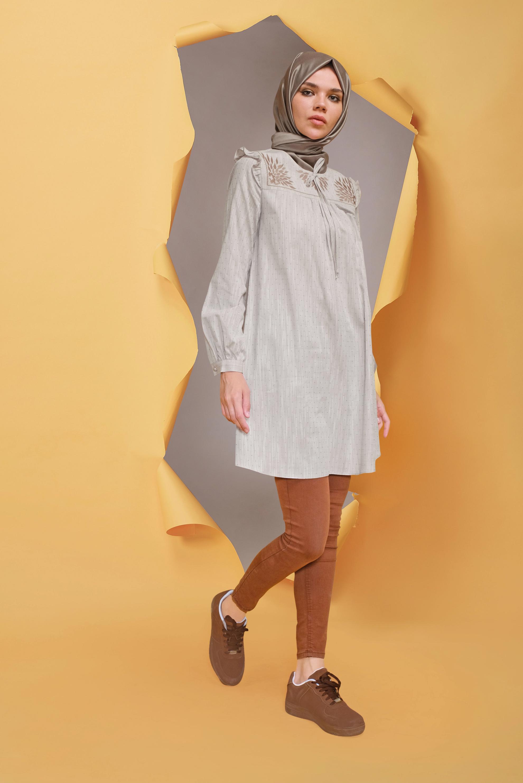 Tesettür giyim BEJ NAKIŞ DETAYLI TUNİK 41704