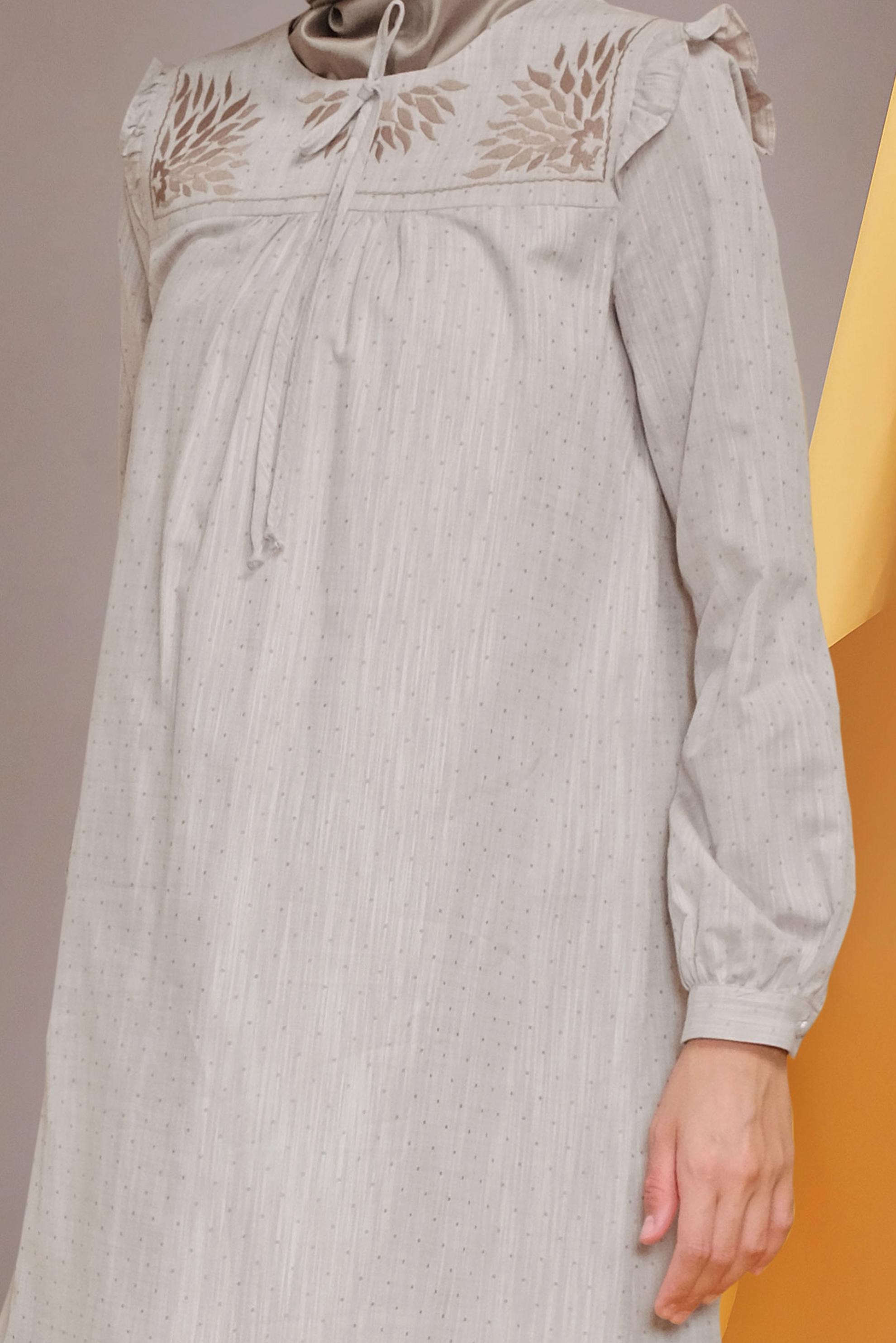 Tesettür giyim BEJ NAKIŞ DETAYLI TUNİK 41704