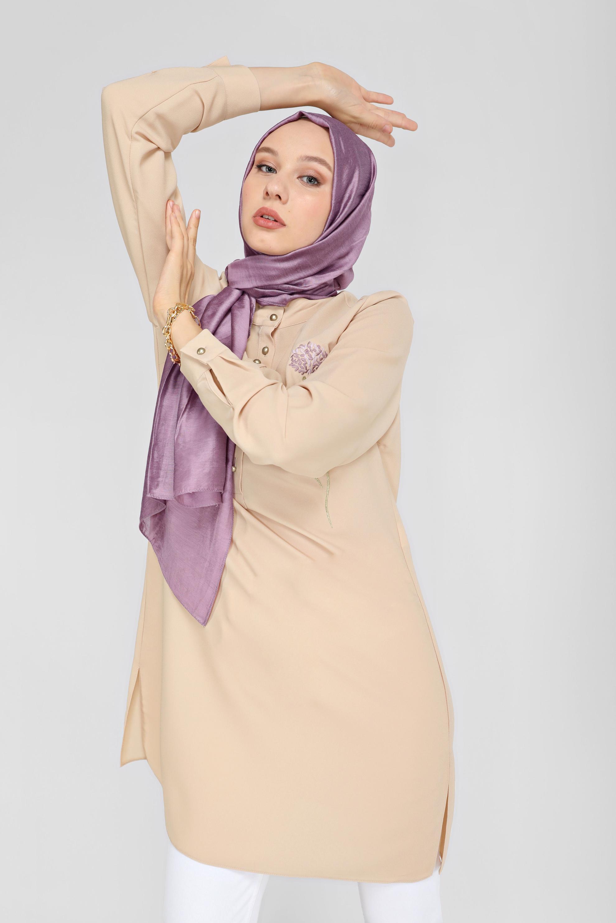 Tesettür giyim BEJ ÇİÇEK DESENLİ DÜĞMELİ TUNİK 41728 