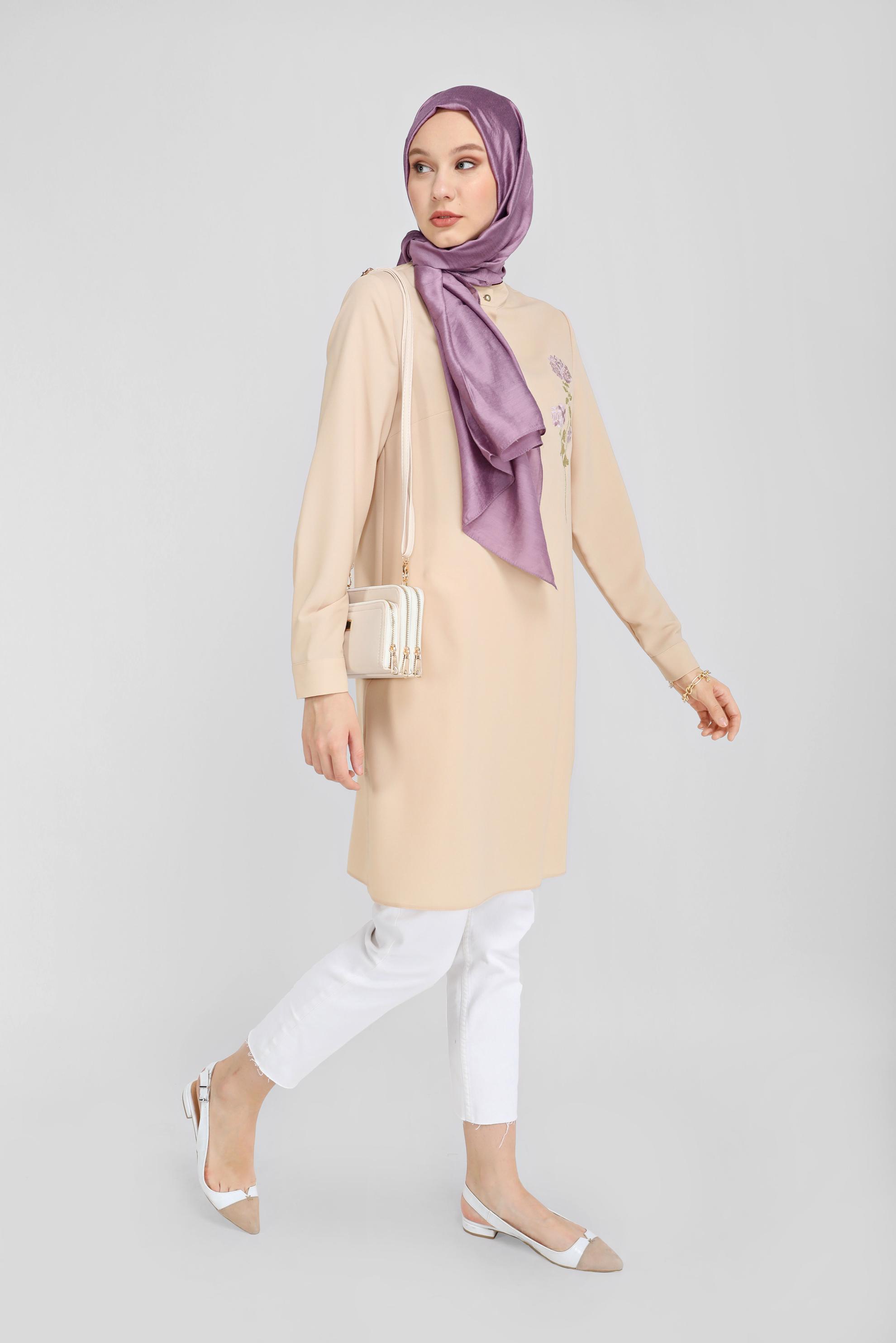 Tesettür giyim BEJ ÇİÇEK DESENLİ DÜĞMELİ TUNİK 41728 