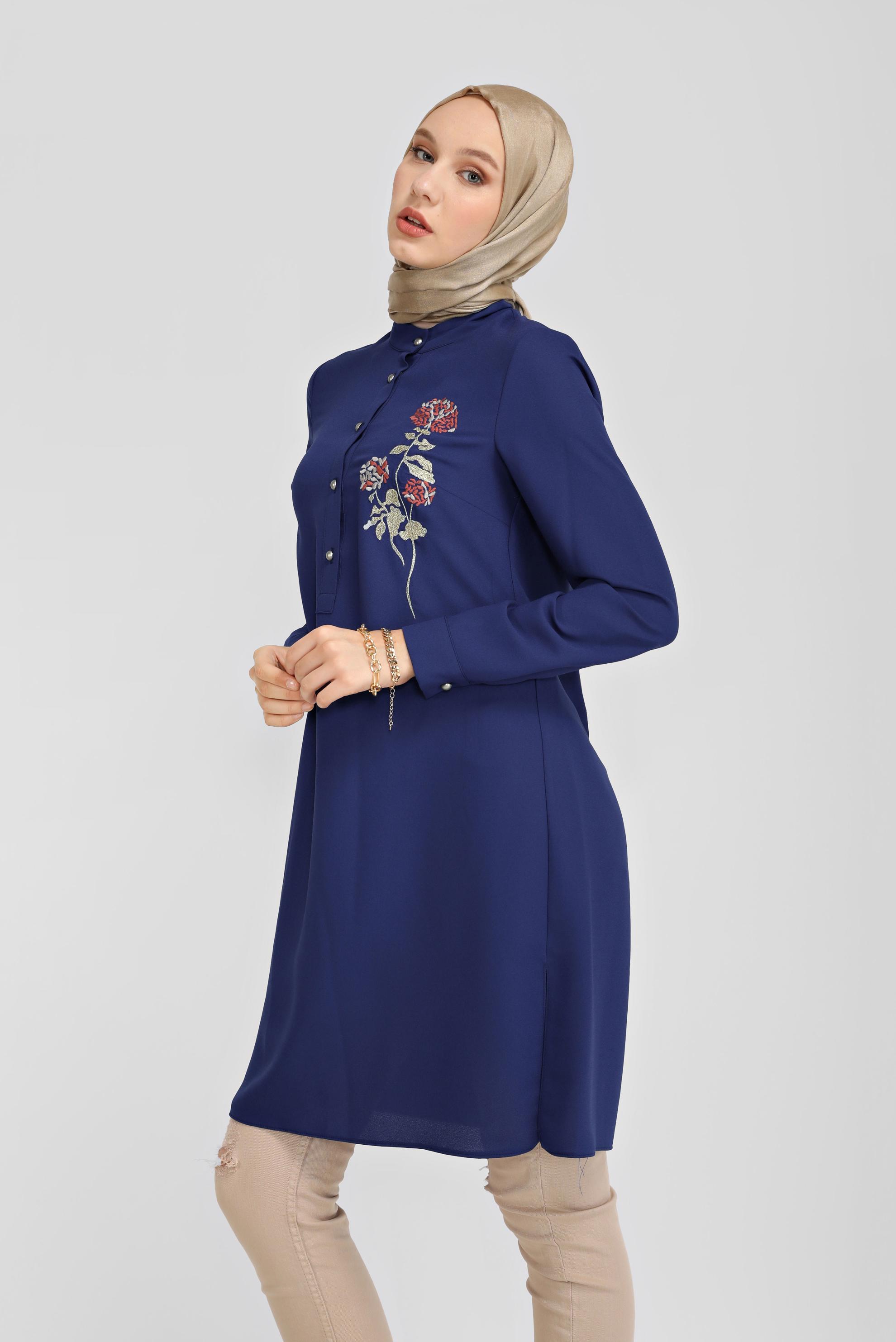 Tesettür giyim LACİVERT ÇİÇEK DESENLİ DÜĞMELİ TUNİK 41728 