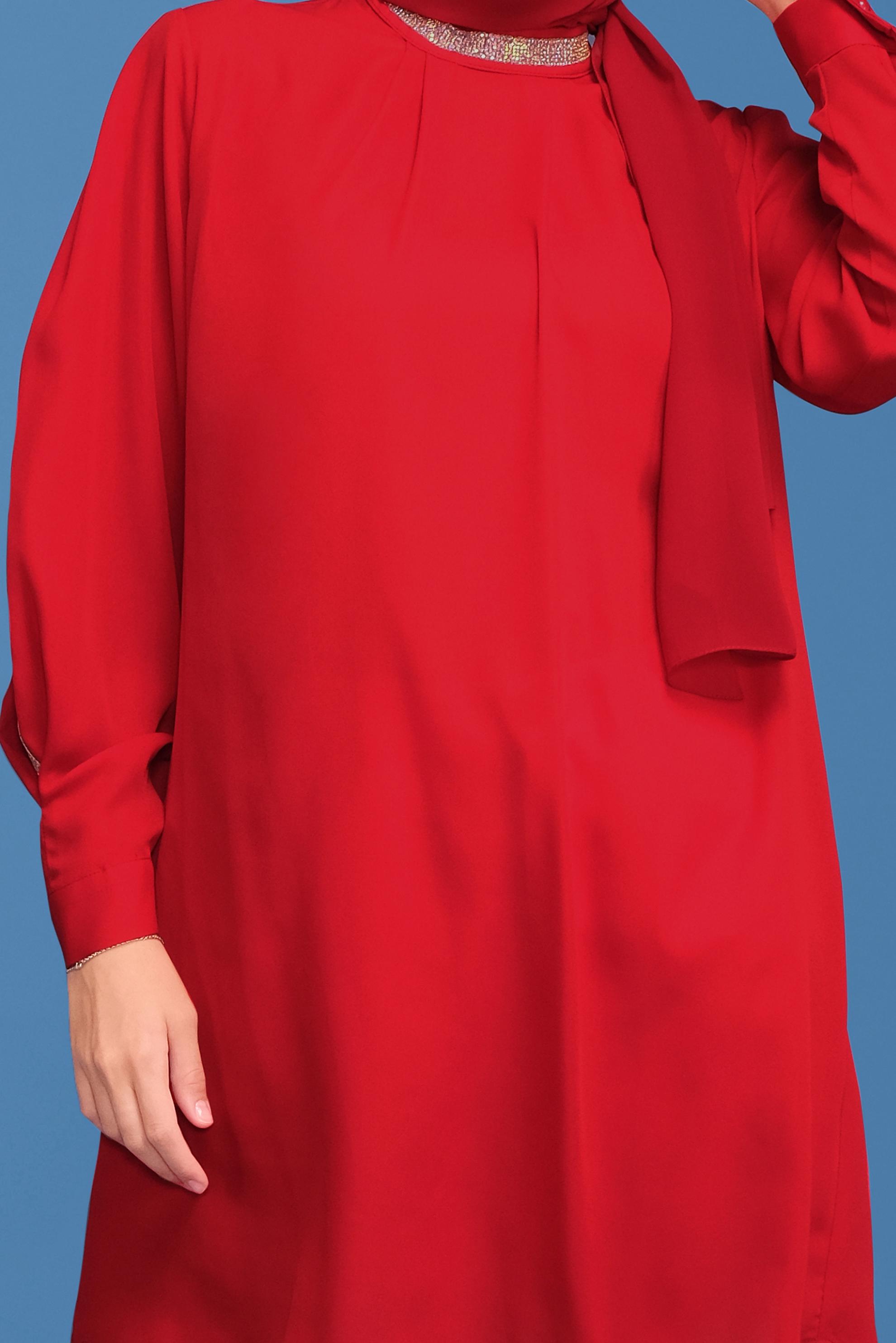 Tesettür giyim KIRMIZI YAKASI VE KOLLARI TAŞ BASKILI TUNİK 41741