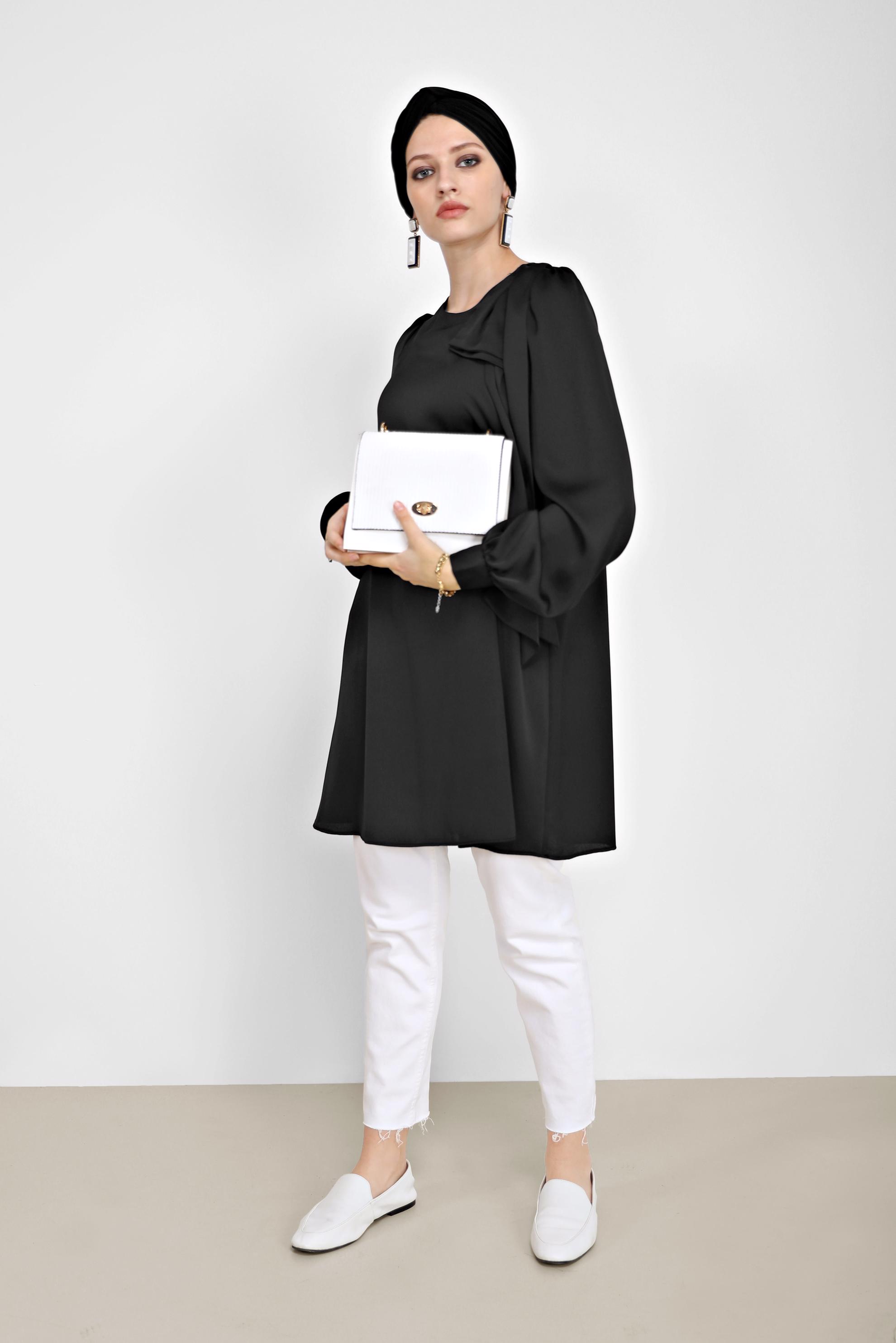 Tesettür giyim SİYAH YUVARLAK YAKA FİYONK DETAYLI TUNİK 41773