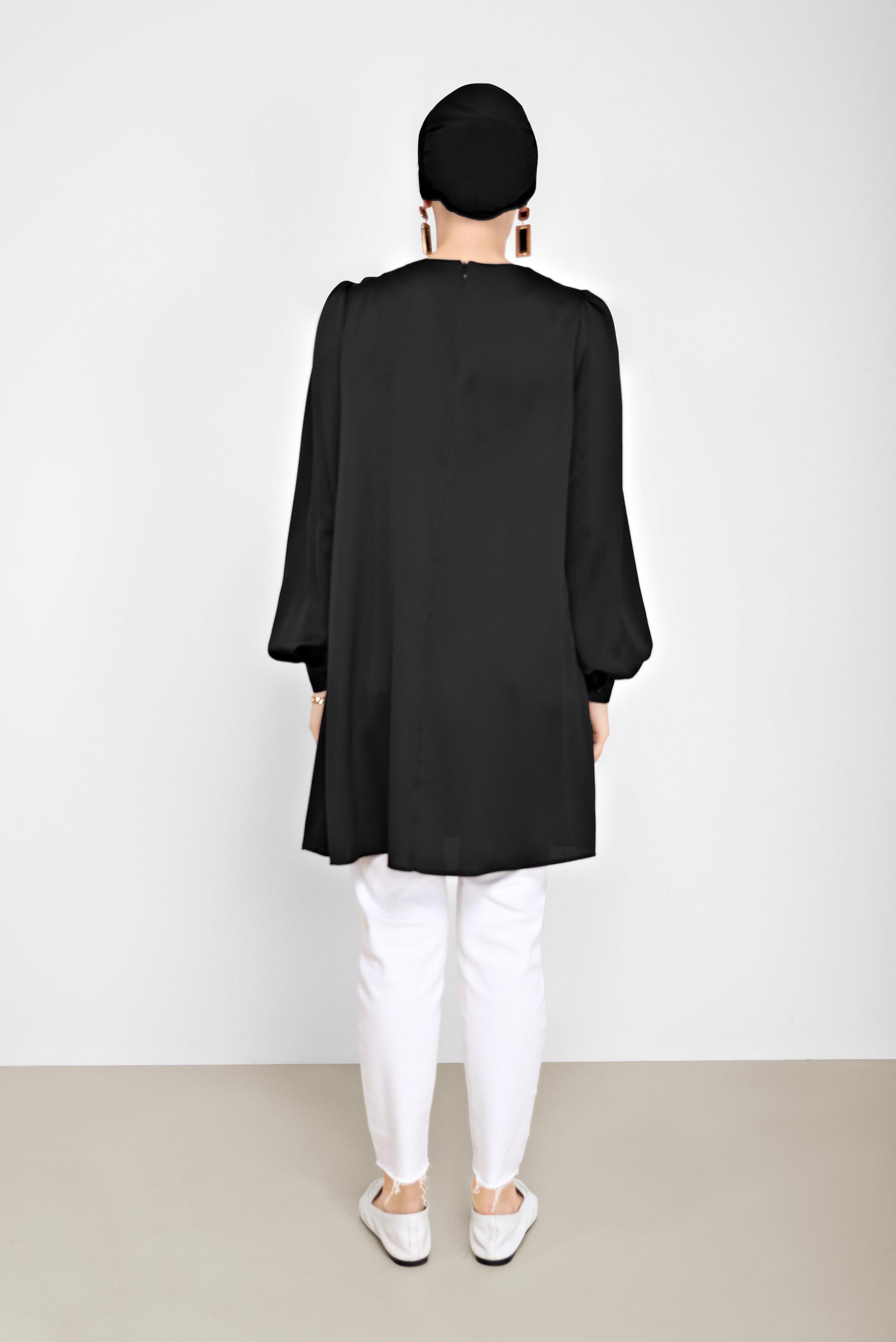 Tesettür giyim SİYAH YUVARLAK YAKA FİYONK DETAYLI TUNİK 41773