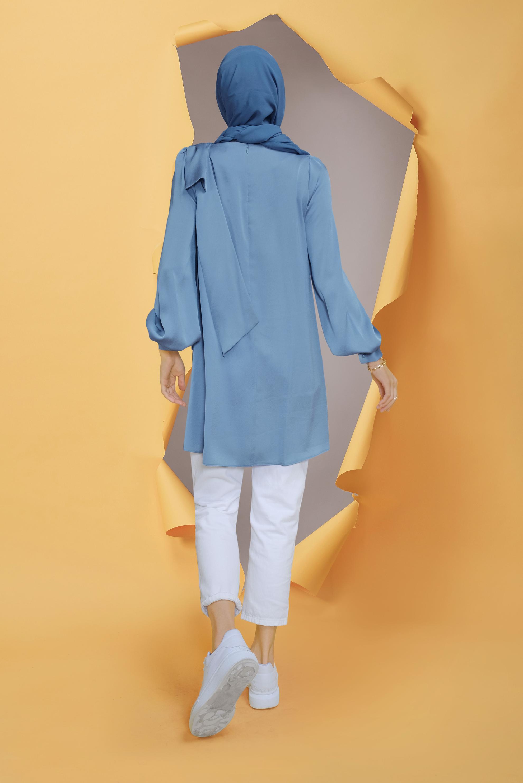 Tesettür giyim MAVİ YUVARLAK YAKA FİYONK DETAYLI TUNİK 41773