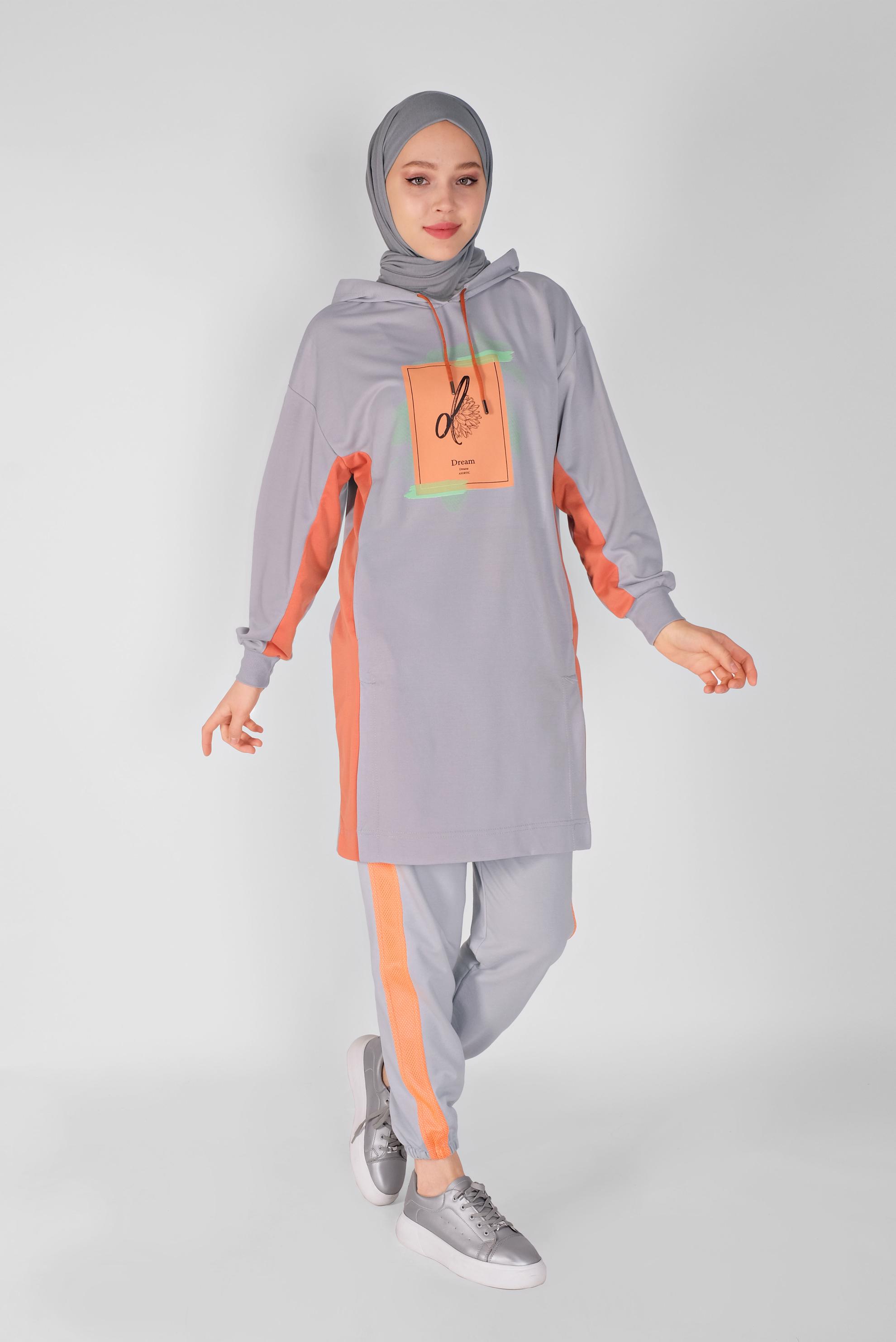 Tesettür giyim GRİ KAPÜŞONLU BASKI DETAYLI TUNİK 41807 