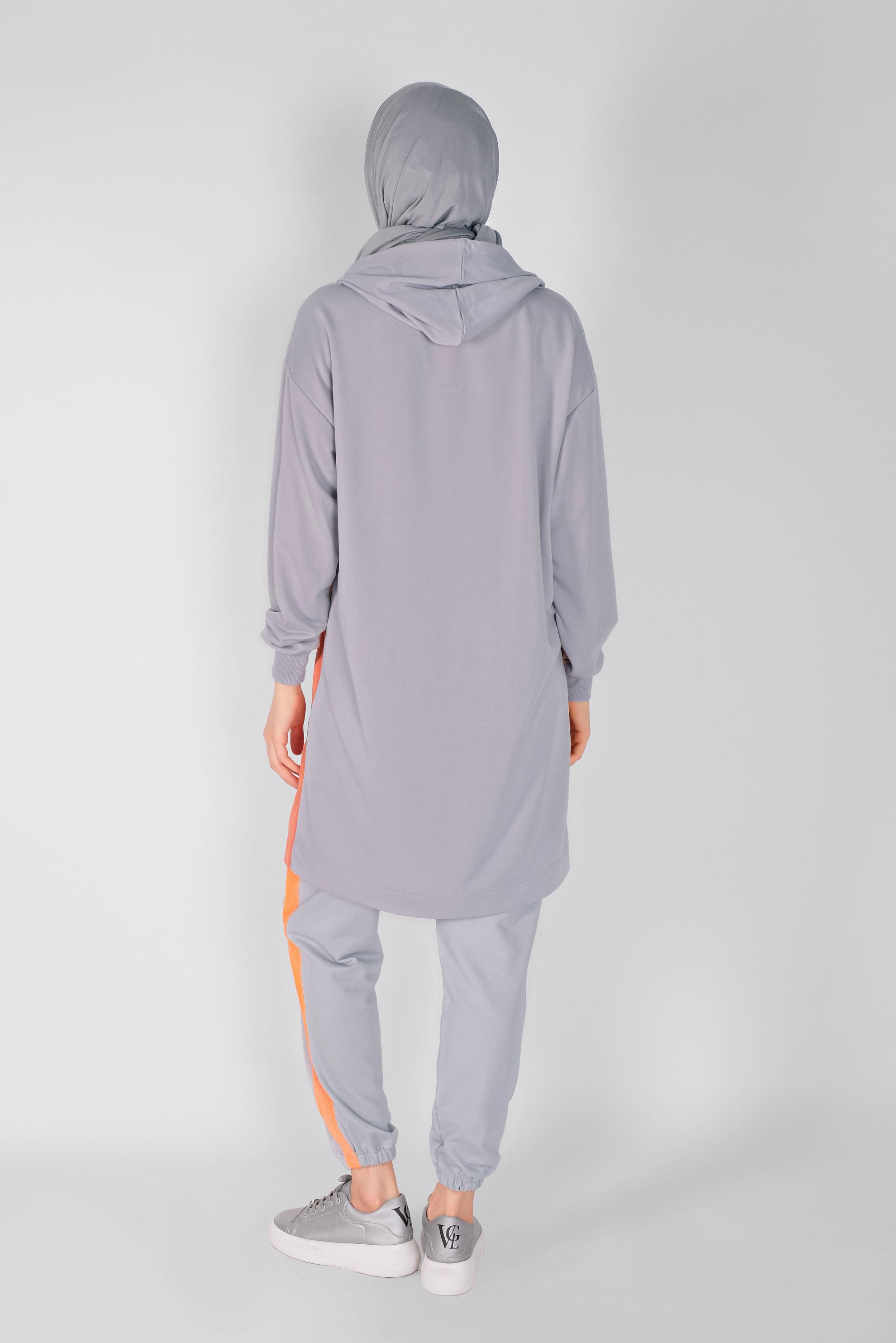 Tesettür giyim GRİ KAPÜŞONLU BASKI DETAYLI TUNİK 41807 