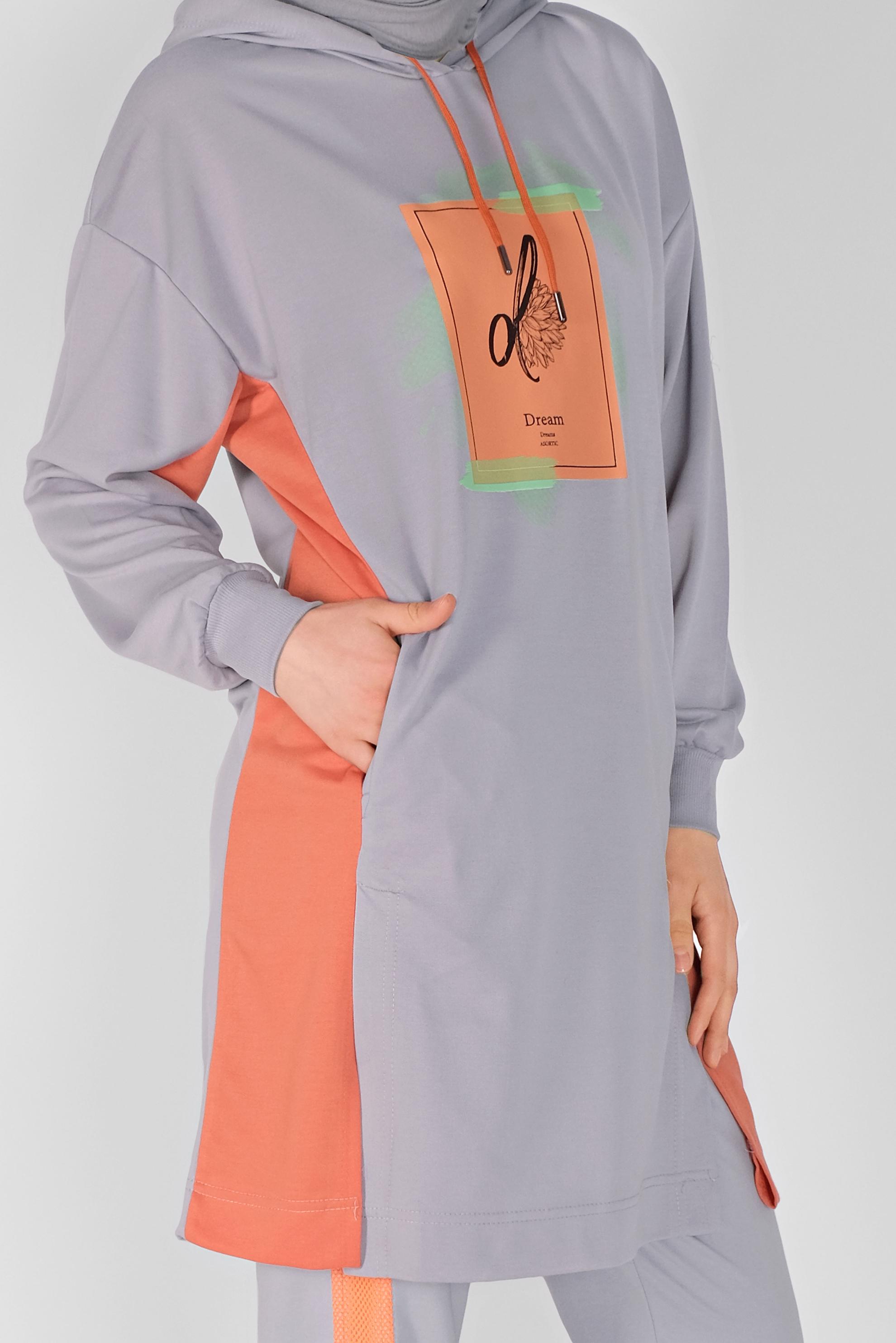 Tesettür giyim GRİ KAPÜŞONLU BASKI DETAYLI TUNİK 41807 