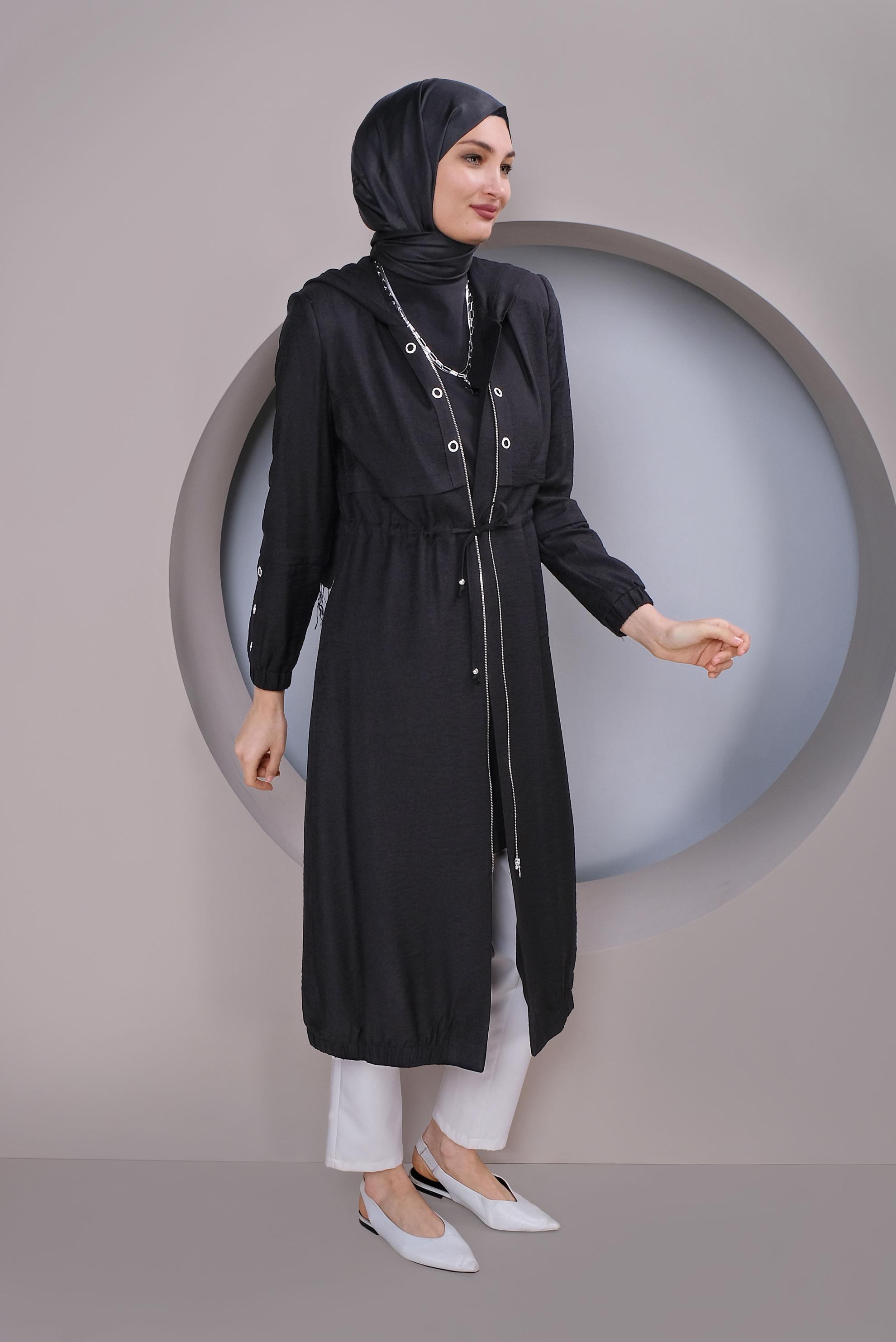 Tesettür giyim SİYAH KUŞGÖZÜ DETAYLI KAPÜŞONLU TRENÇKOT 10242