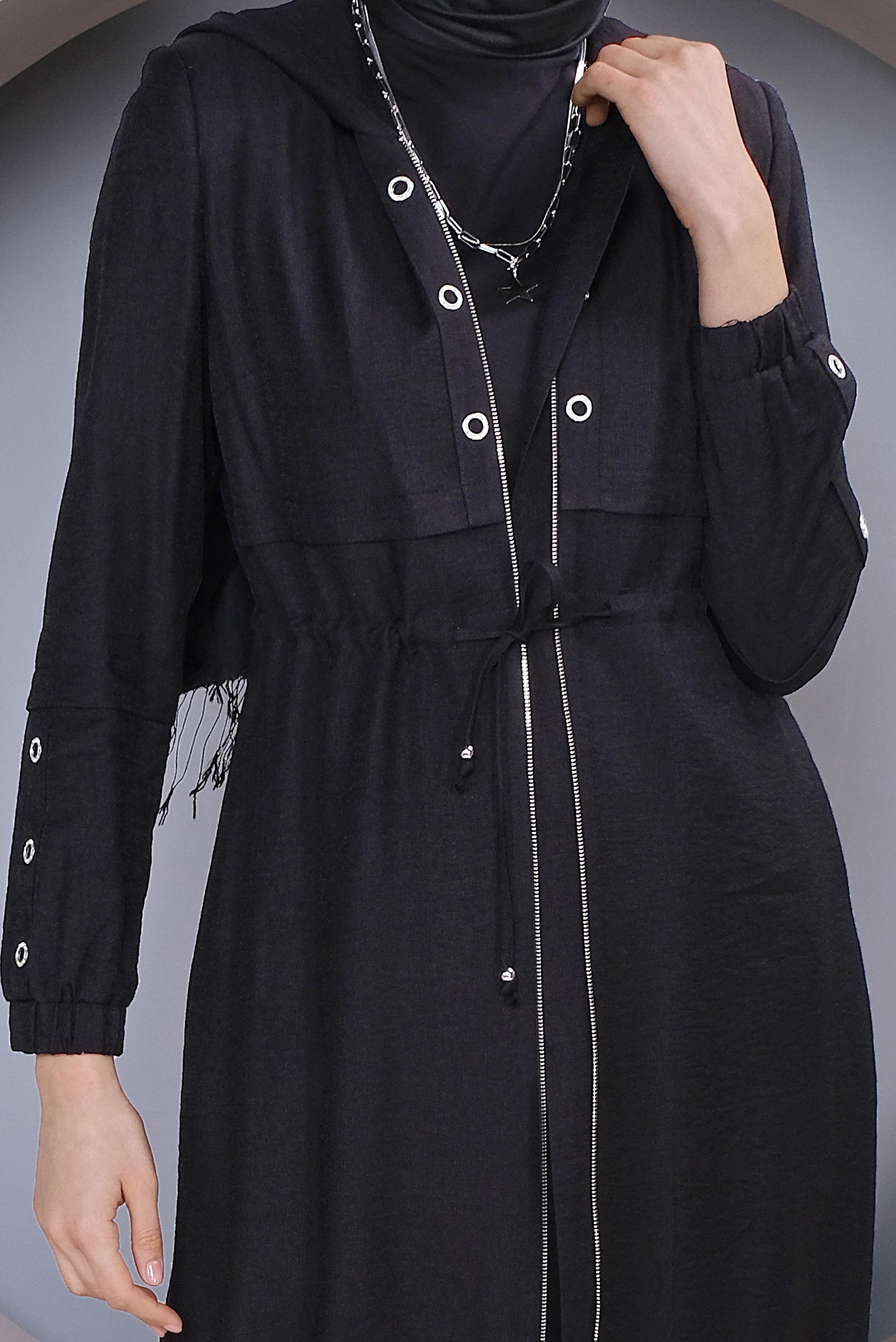 Tesettür giyim SİYAH KUŞGÖZÜ DETAYLI KAPÜŞONLU TRENÇKOT 10242