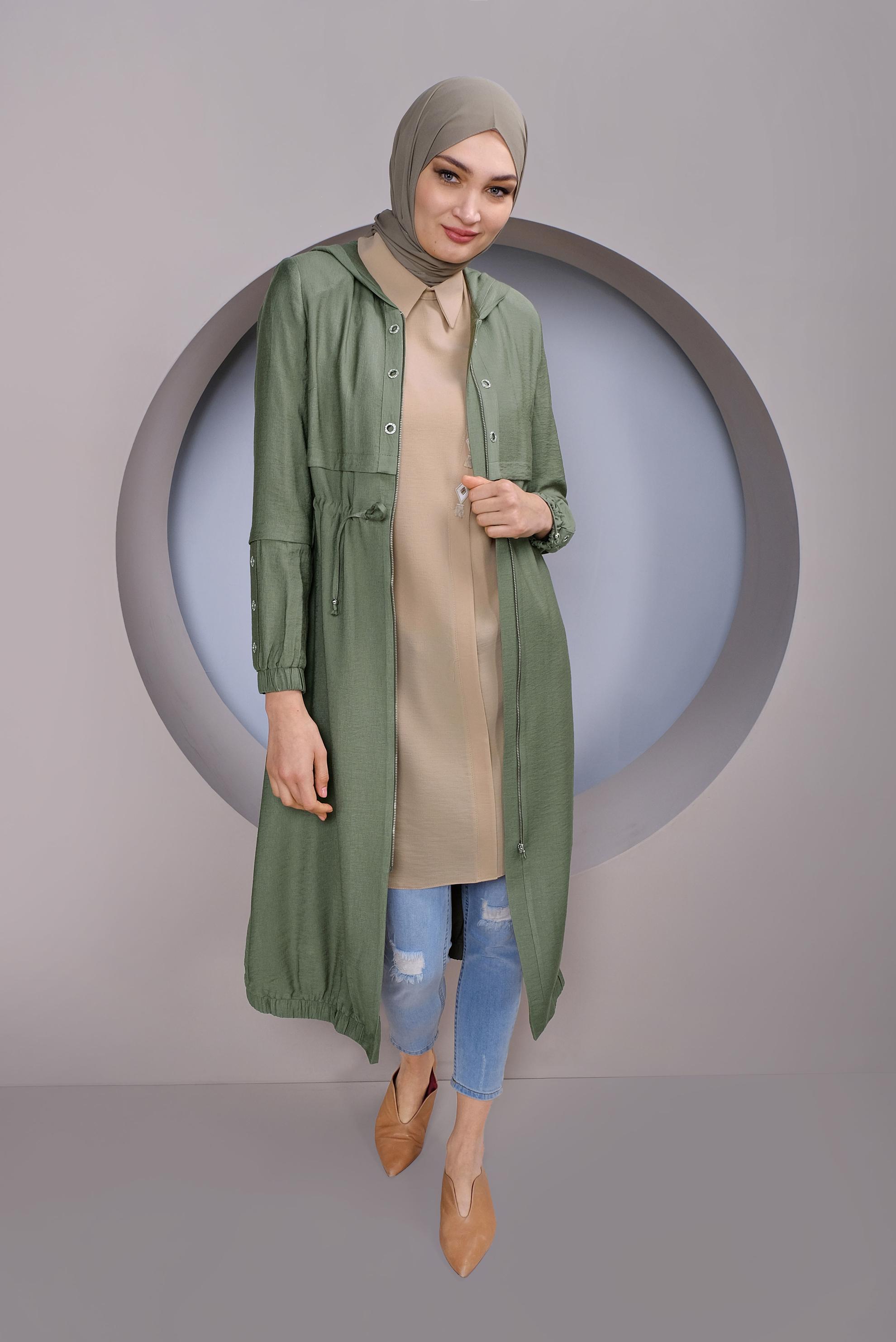 Tesettür giyim HAKİ KUŞGÖZÜ DETAYLI KAPÜŞONLU TRENÇKOT 10242