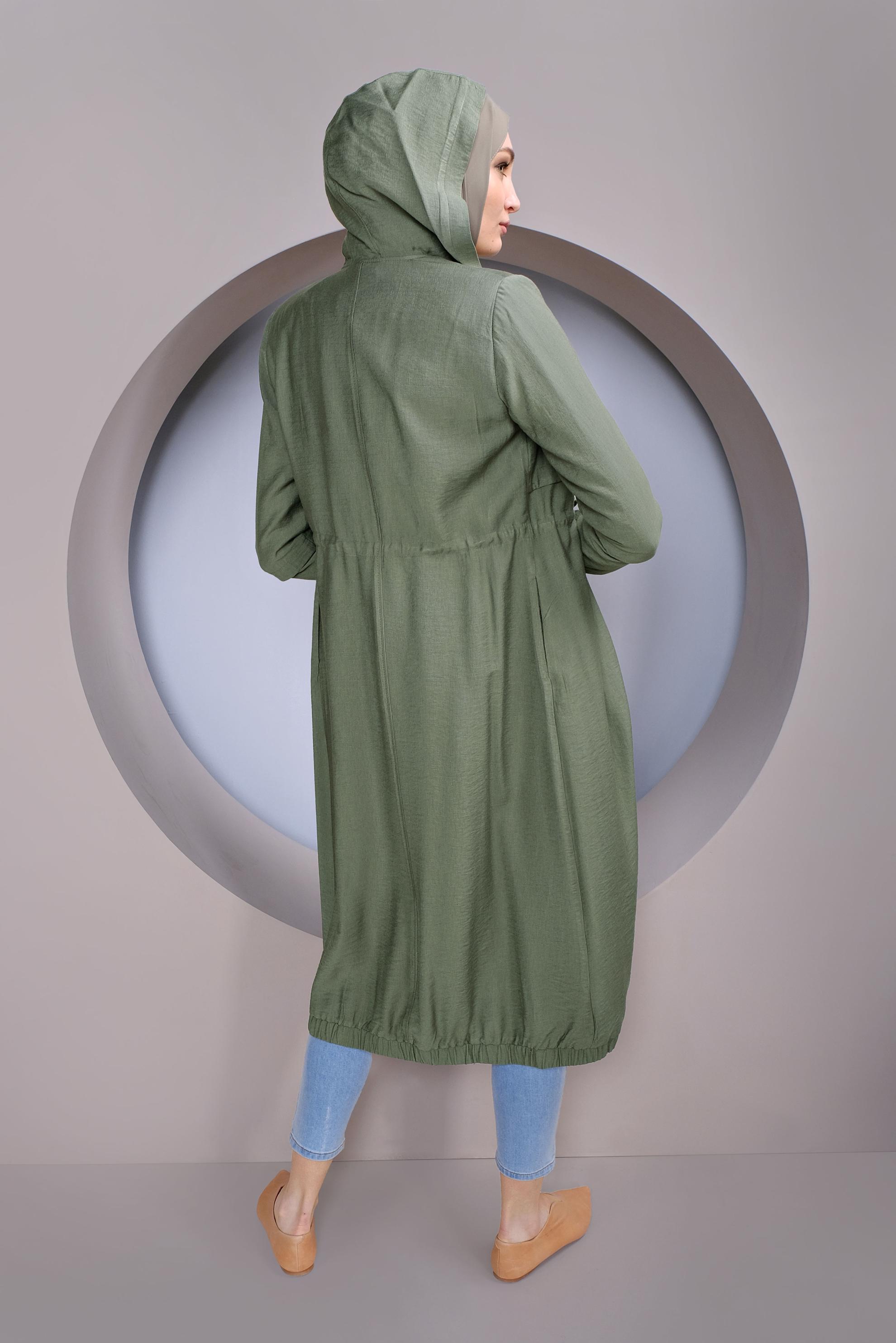 Tesettür giyim HAKİ KUŞGÖZÜ DETAYLI KAPÜŞONLU TRENÇKOT 10242