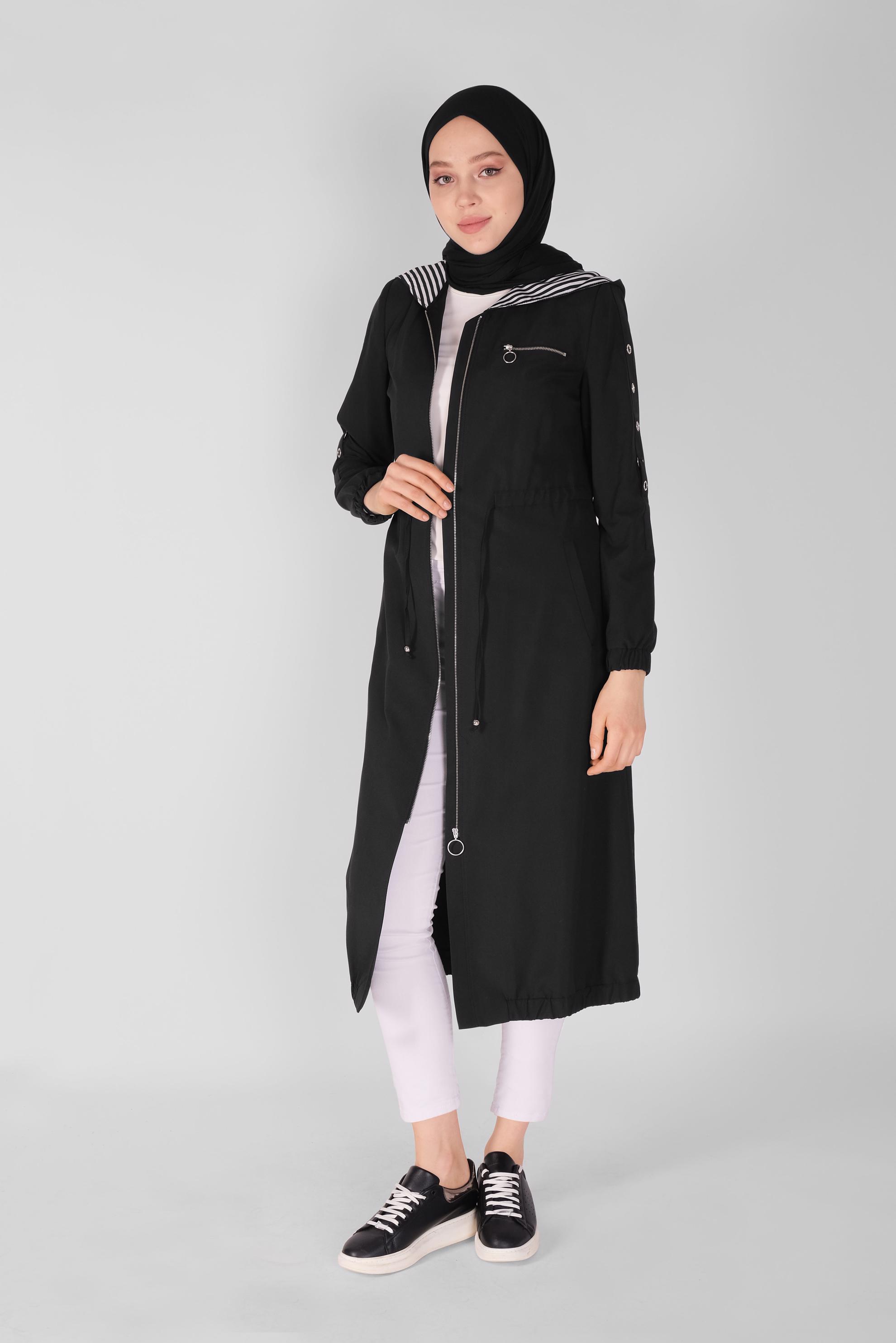 Tesettür giyim SİYAH BELİ BAĞCIKLI KAPÜŞONU ÇİZGİ DETAYLI  TRENÇKOT  10258 