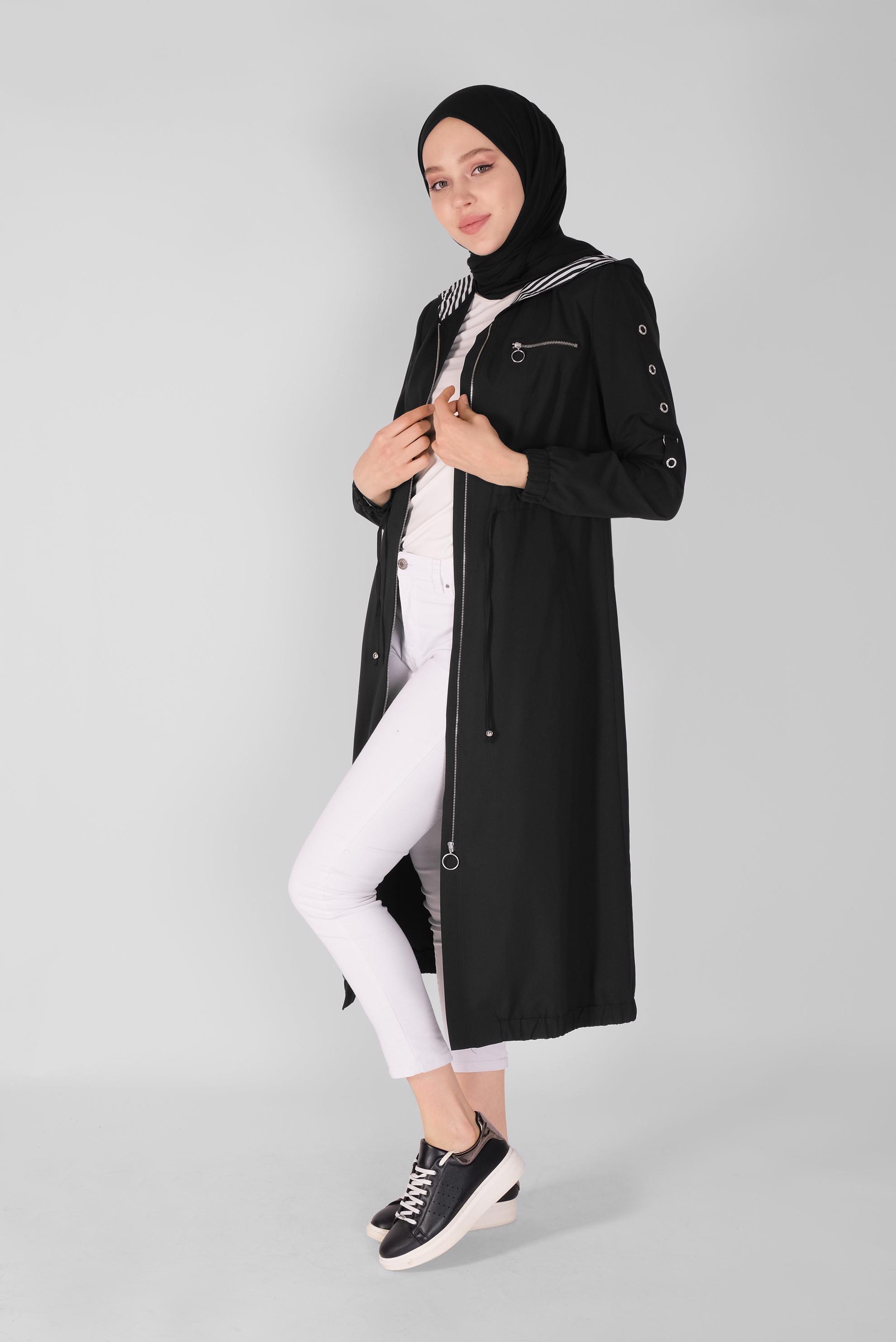 Tesettür giyim SİYAH BELİ BAĞCIKLI KAPÜŞONU ÇİZGİ DETAYLI  TRENÇKOT  10258 