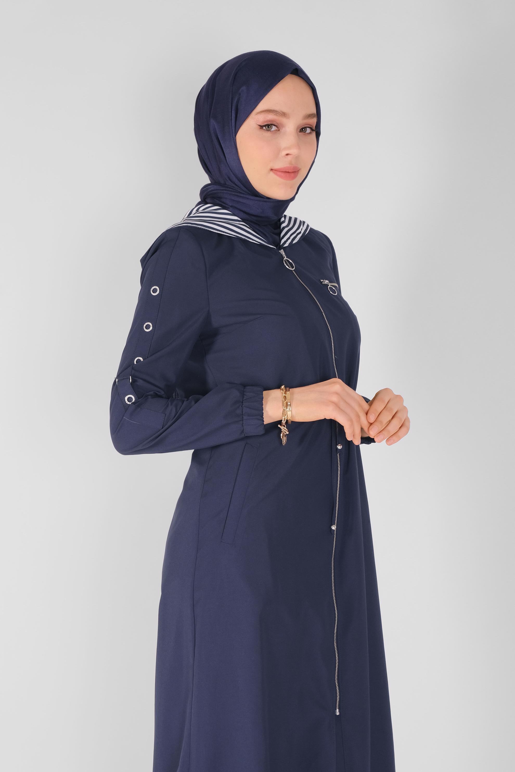 Tesettür giyim LACİVERT BELİ BAĞCIKLI KAPÜŞONU ÇİZGİ DETAYLI  TRENÇKOT  10258 